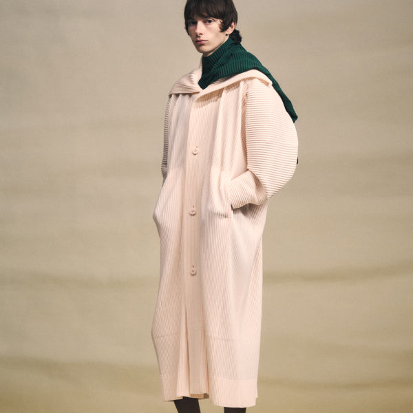 Introducing Items “MONTHLY COLORS: JANUARY” – ISSEY MIYAKE ONLINE