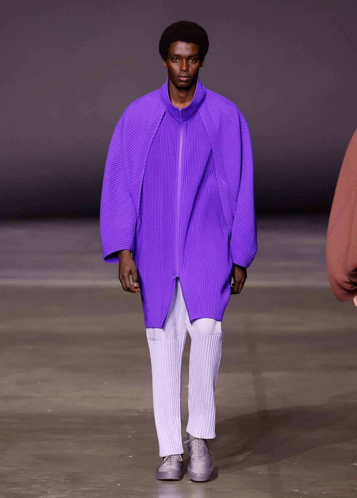 HOMME PLISSÉ ISSEY MIYAKE AUTUMN WINTER 2023/24 COLLECTIONS 04 – ISSEY  MIYAKE ONLINE STORE