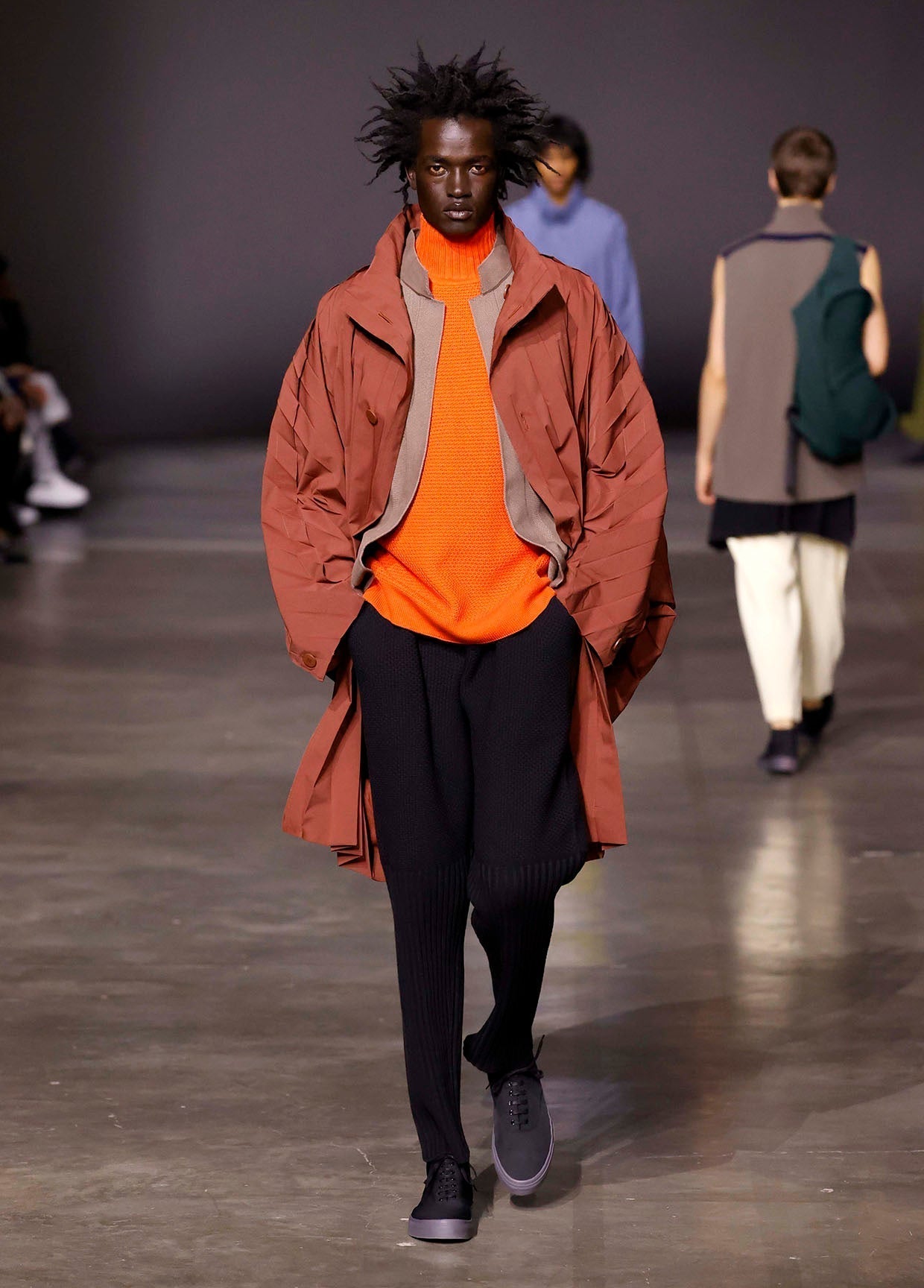 HOMME PLISSÉ ISSEY MIYAKE AUTUMN WINTER 2023/24 COLLECTIONS 13 – ISSEY  MIYAKE ONLINE STORE