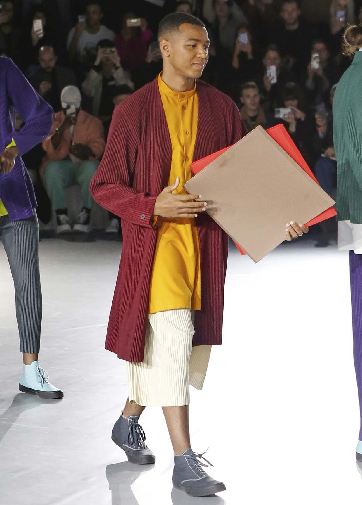 HOMME PLISSÉ ISSEY MIYAKE Green Frame & Blocks Scarf Homme