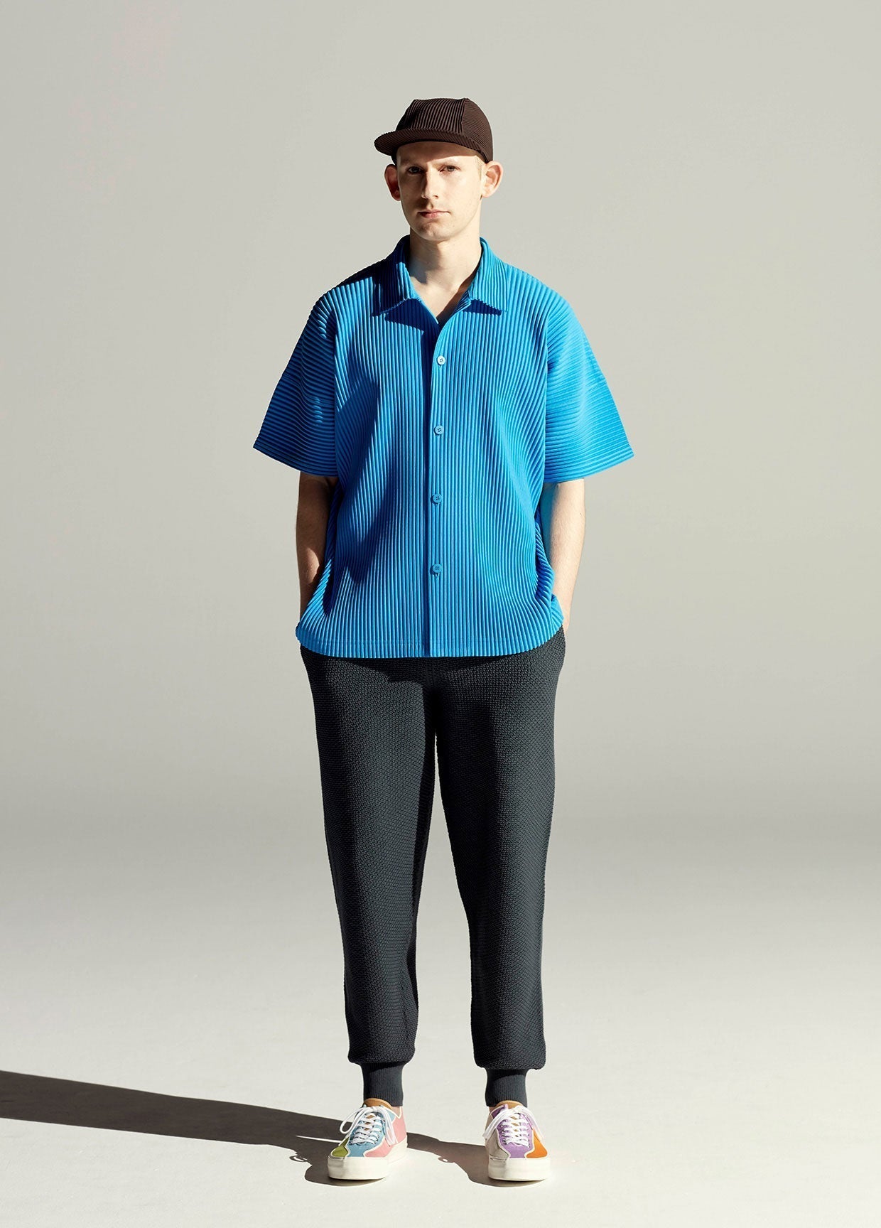 HOMME PLISSE ISSEI MIYAKE セットアップ ブルーグレー HOMME PLISSÉ ISSEY MIYAKE SPRING SUMMER 2022 COLLECTIONS13