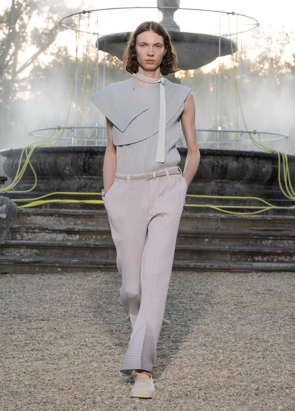 トップス Homme Plisse 24ss picturesque Homme Plissé Issey Miyake Spring 2022 Menswear Collection