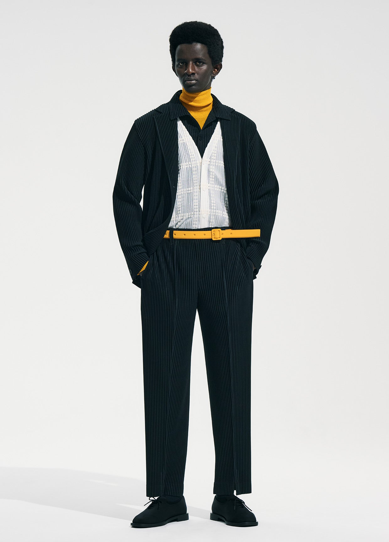 HOMME PLISSÉ ISSEY MIYAKE LOOK 10 – ISSEY MIYAKE ONLINE STORE