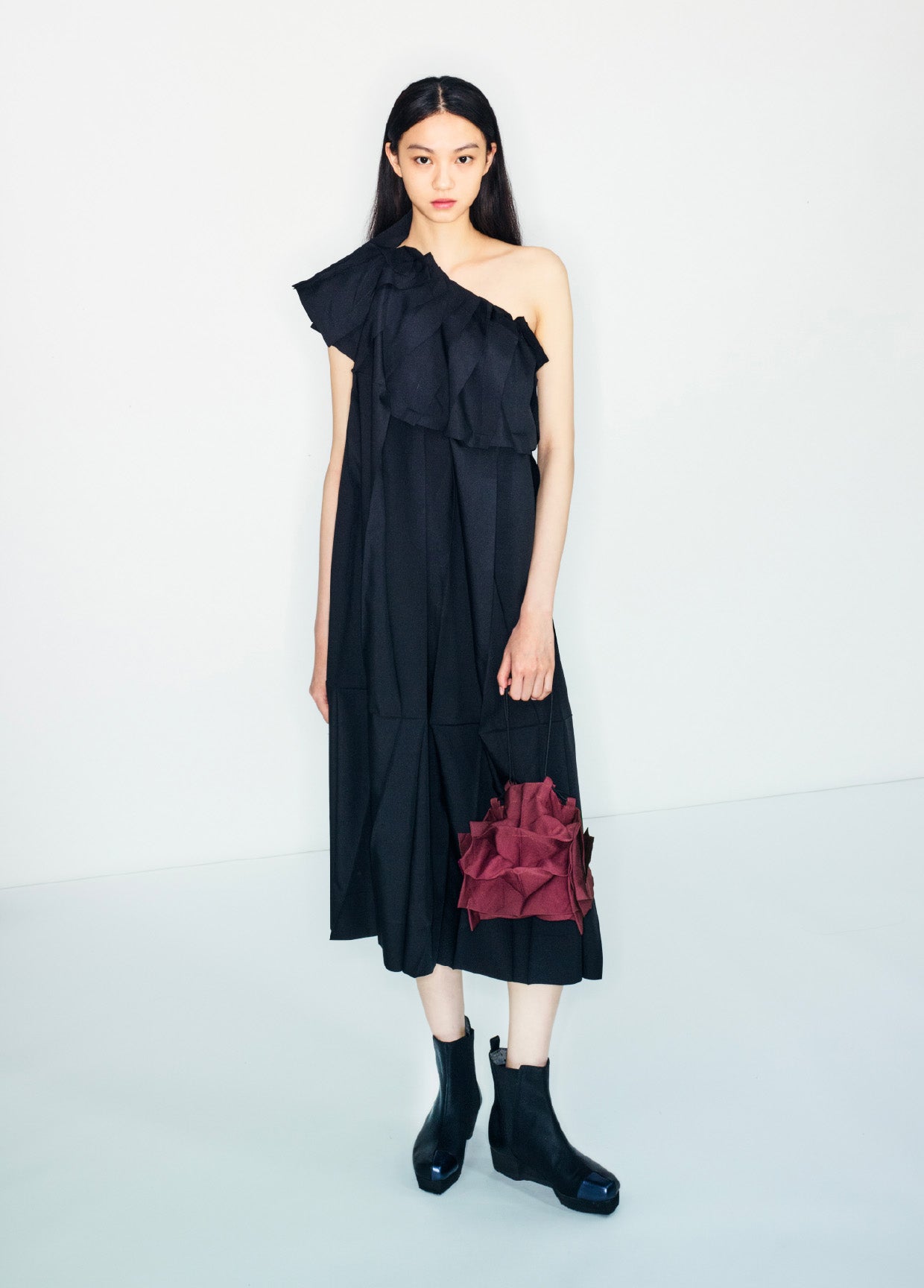 132 5. ISSEY MIYAKE LOOK 18 – ISSEY MIYAKE ONLINE STORE