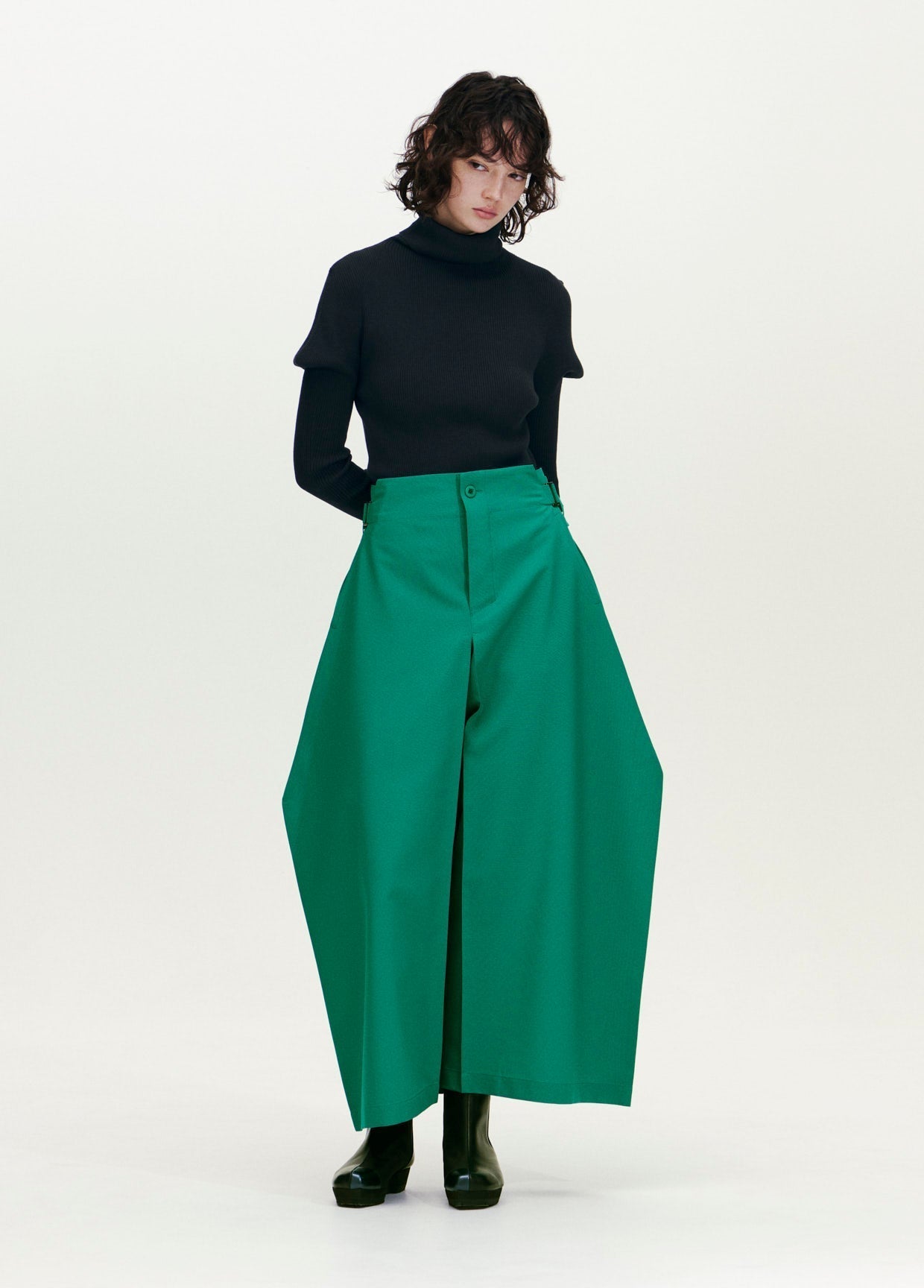 132 5. ISSEY MIYAKE LOOK 04 – ISSEY MIYAKE ONLINE STORE