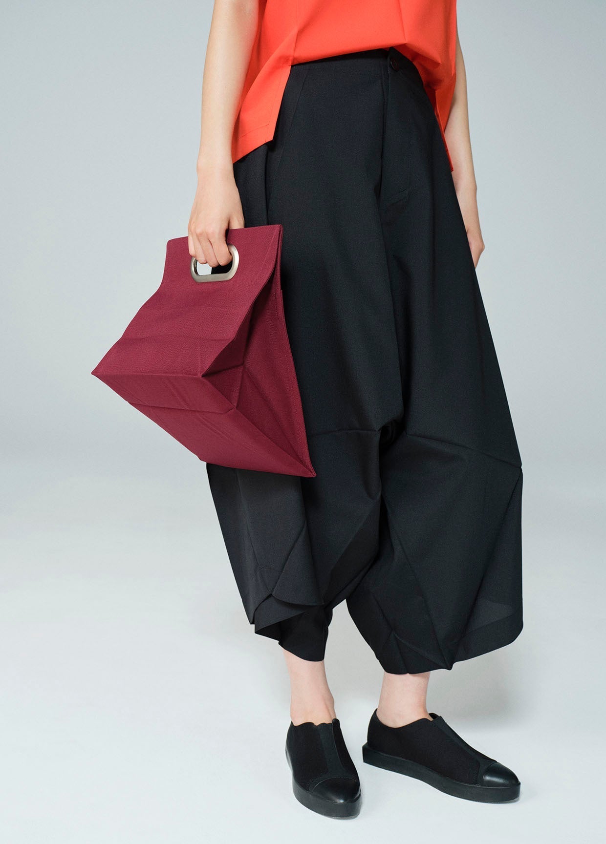 132 5. ISSEY MIYAKE LOOK 19 – ISSEY MIYAKE ONLINE STORE