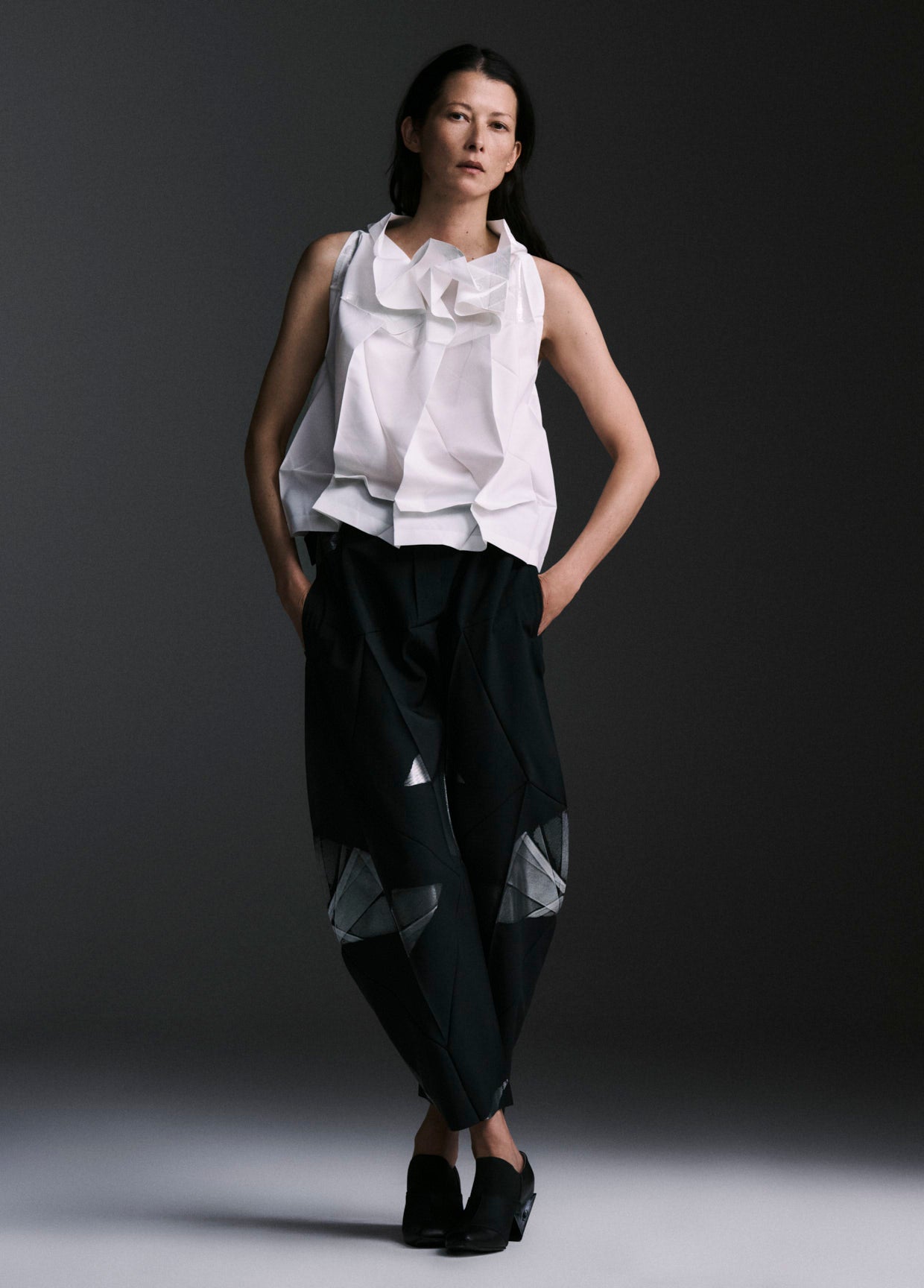 Miyakeページ 132 5. ISSEY MIYAKE LOOK 03 – ISSEY MIYAKE ONLINE STORE