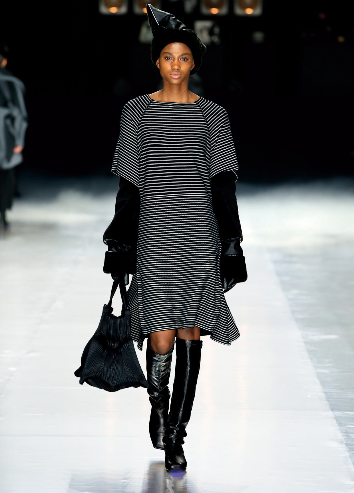 ISSEY MIYAKE AUTUMN WINTER 2016 COLLECTIONS20 ISSEY MIYAKE ONLINE STORE ISSEY MIYAKE AUTUMN WINTER 2016 COLLECTIONS20 ISSEY MIYAKE ONLINE STORE
