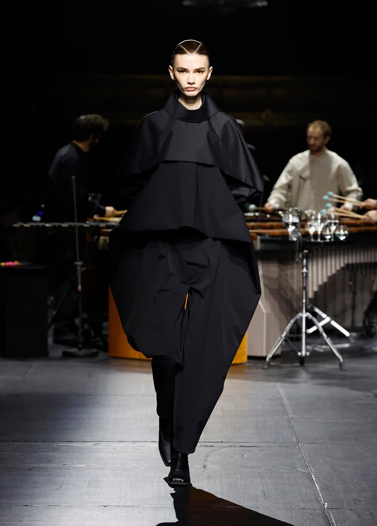 ISSEY MIYAKE AUTUMN WINTER 2023/24 COLLECTIONS 04 – ISSEY