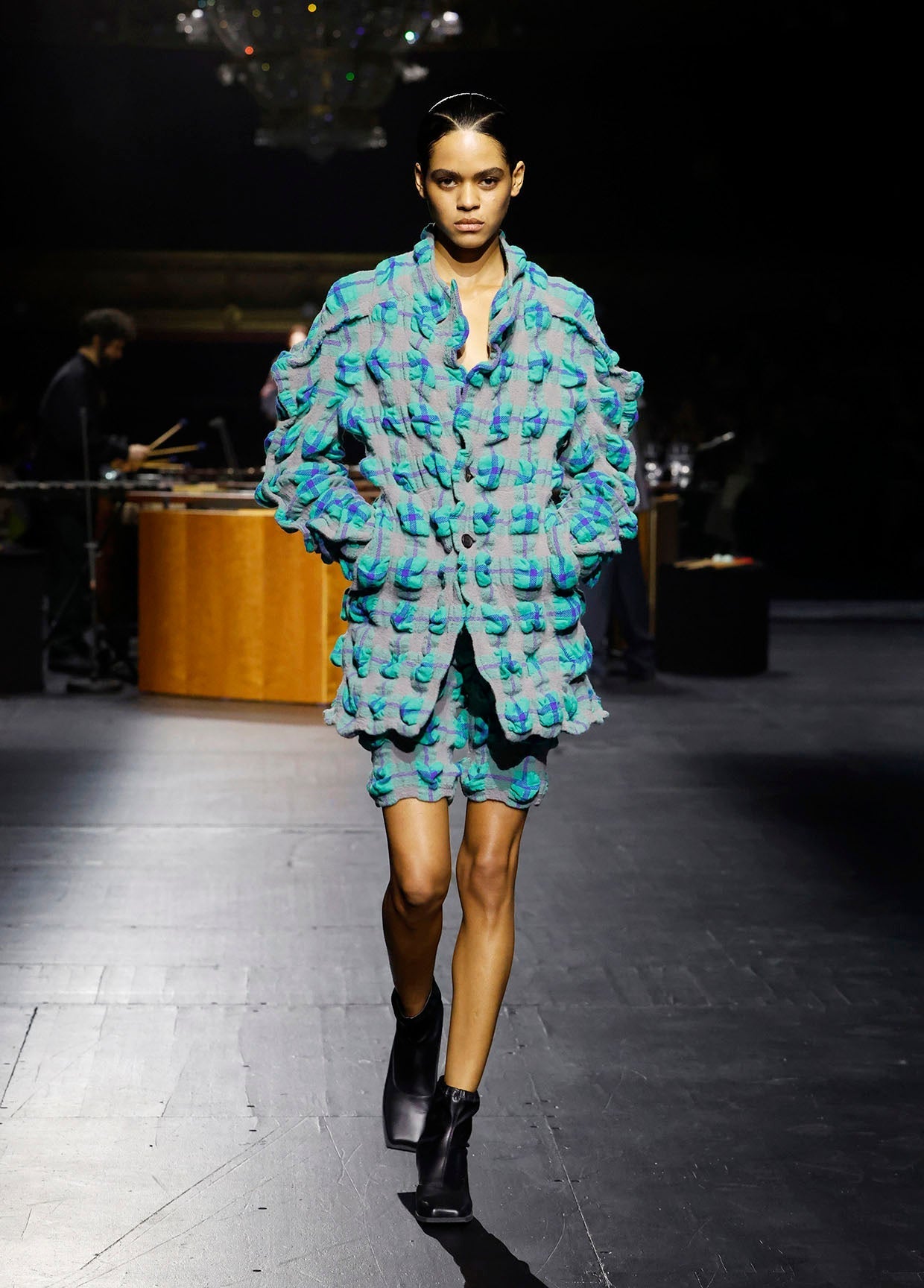 ISSEY MIYAKE AUTUMN WINTER 2023/24 COLLECTIONS 18 – ISSEY MIYAKE