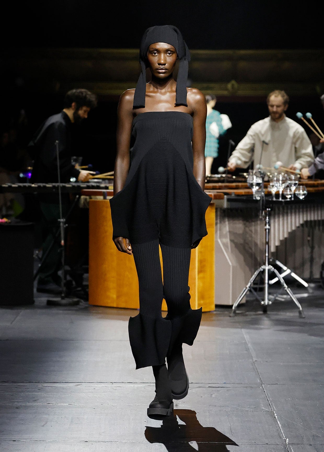 ISSEY MIYAKE AUTUMN WINTER 2023/24 COLLECTIONS 22 – ISSEY