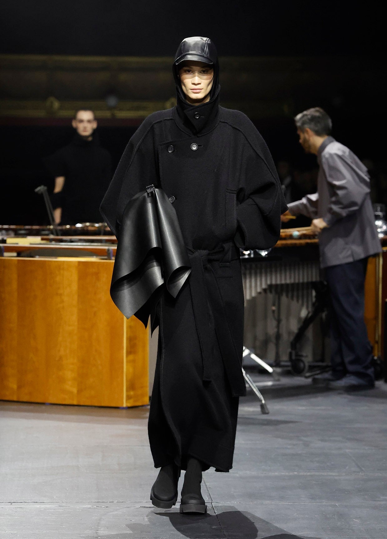 ISSEY MIYAKE AUTUMN WINTER 2023/24 COLLECTIONS 32 – ISSEY