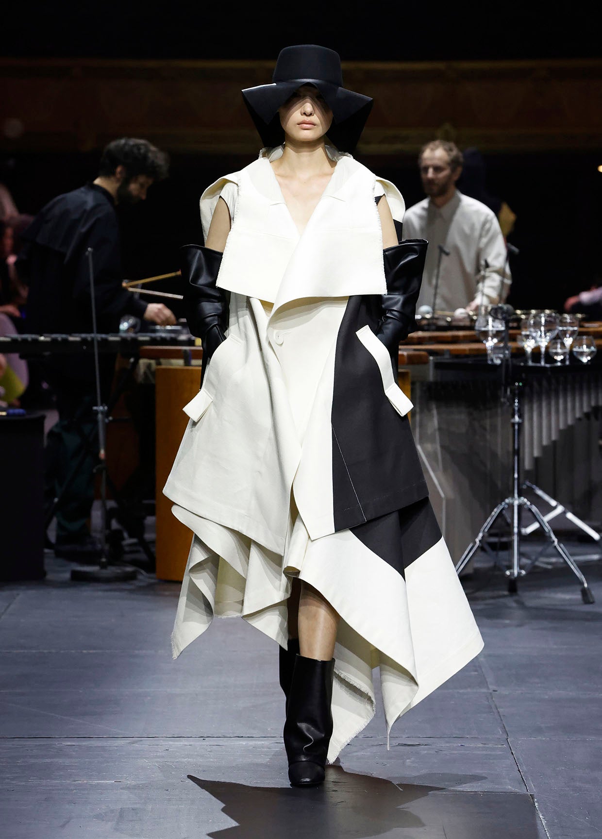 ISSEY MIYAKE AUTUMN WINTER 2023/24 COLLECTIONS 40 – ISSEY MIYAKE