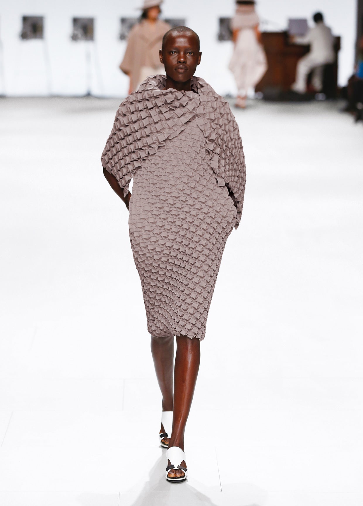 ISSEY MIYAKE SPRING SUMMER 2015 COLLECTIONS 12 – ISSEY MIYAKE