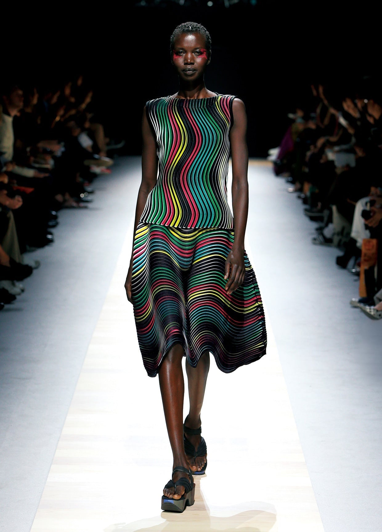 ISSEY MIYAKE SPRING SUMMER 2016 COLLECTIONS41 – ISSEY MIYAKE