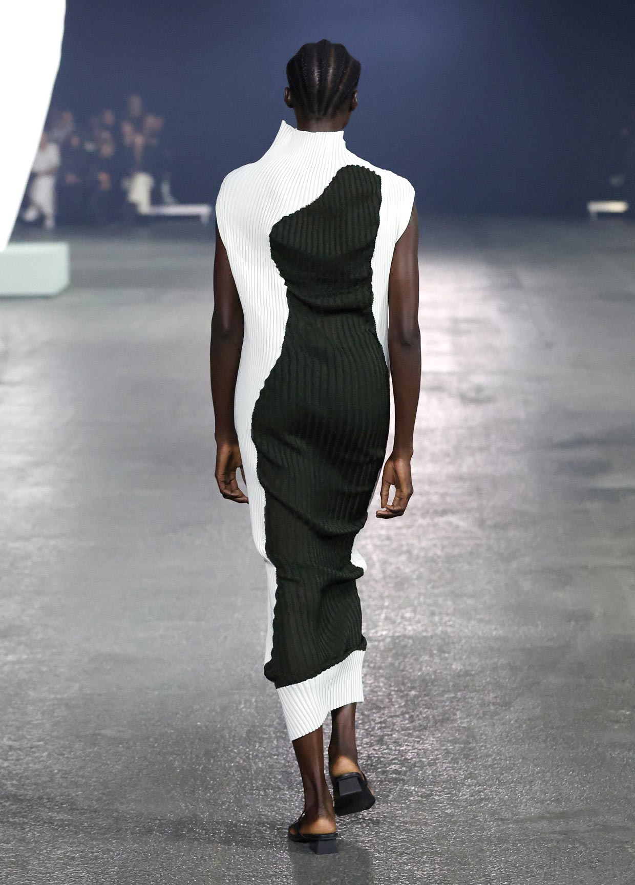ISSEY MIYAKE SPRING SUMMER 2023 COLLECTIONS 52 – ISSEY MIYAKE