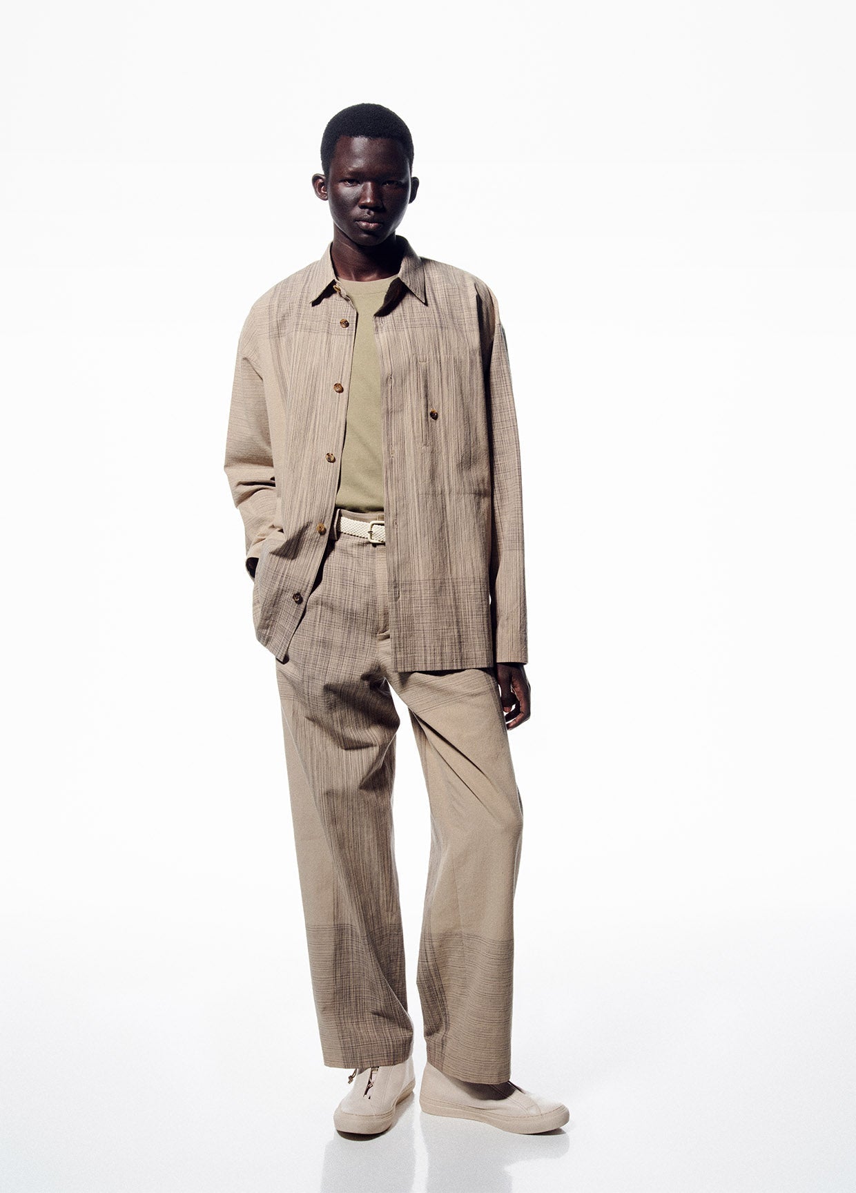IM MEN ISSEY MIYAKE パンツ アイムメンイッセイミヤケ アイテムのご紹介「PLEATS DENIM」 – isseymiyake.com