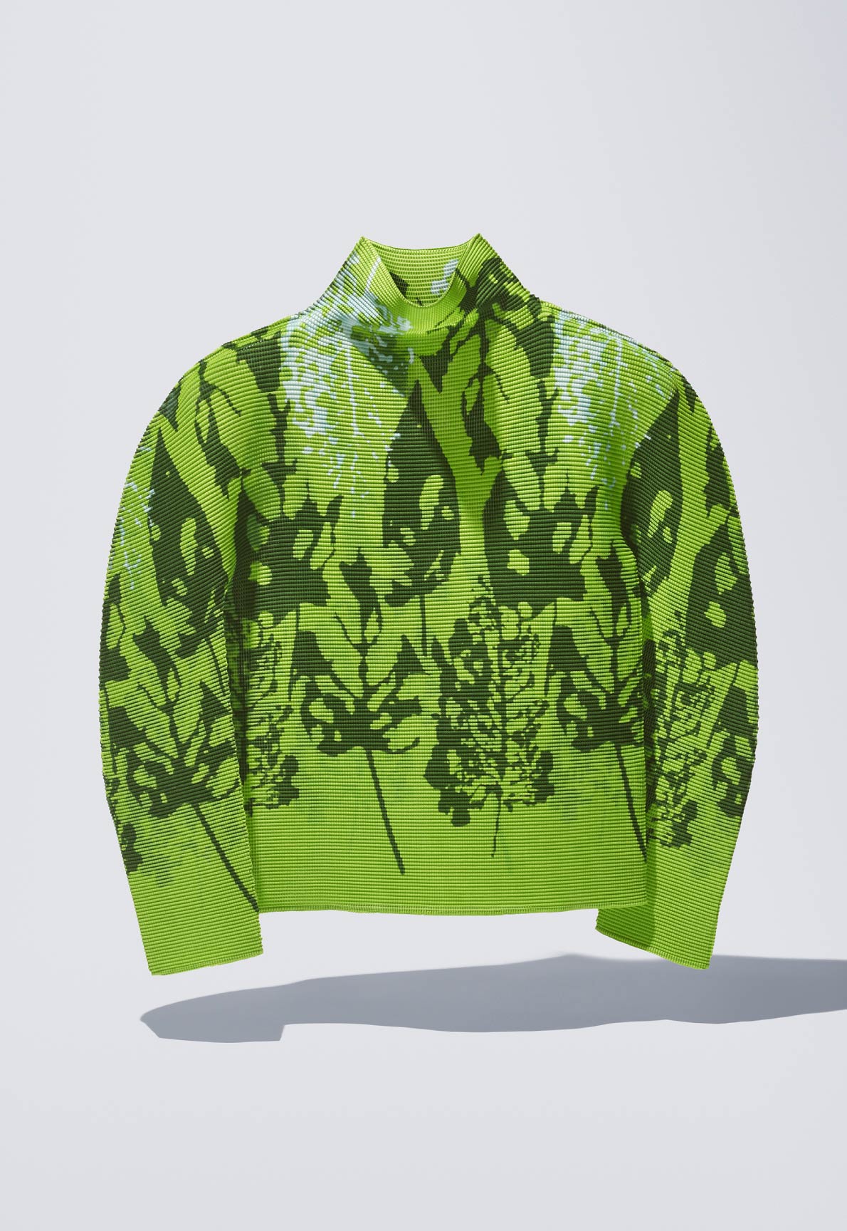 me ISSEY MIYAKE CATALOG AW26 18 – ISSEY MIYAKE ONLINE STORE