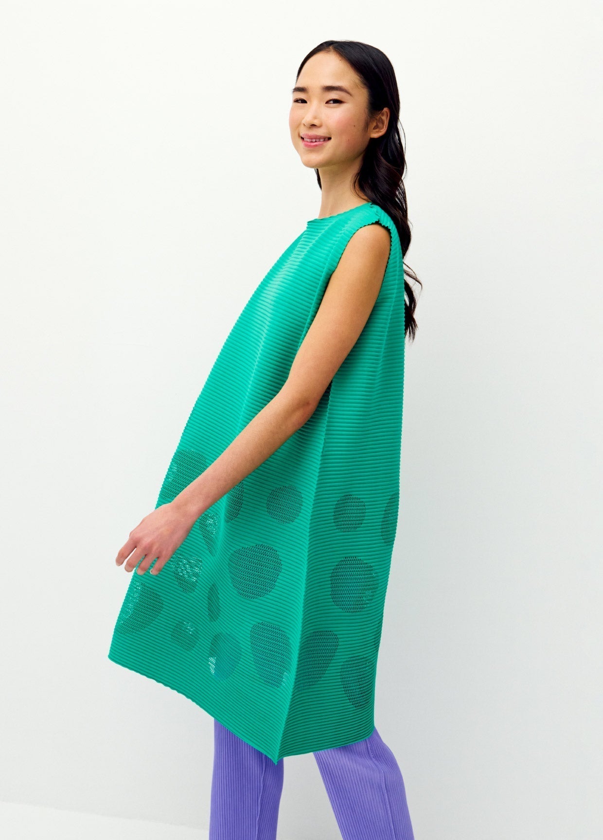 me ISSEY MIYAKE LOOK 04 – ISSEY MIYAKE ONLINE STORE