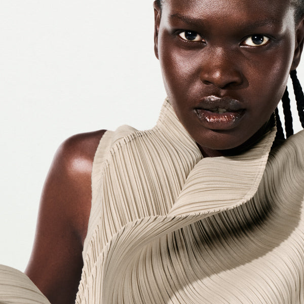 PLEATS PLEASE LEAF GRASS GREEN グラスグリーン LEAF – ISSEY MIYAKE ONLINE STORE