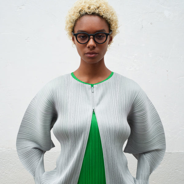 Introducing Items “MONTHLY COLORS : APRIL” – ISSEY MIYAKE ONLINE STORE