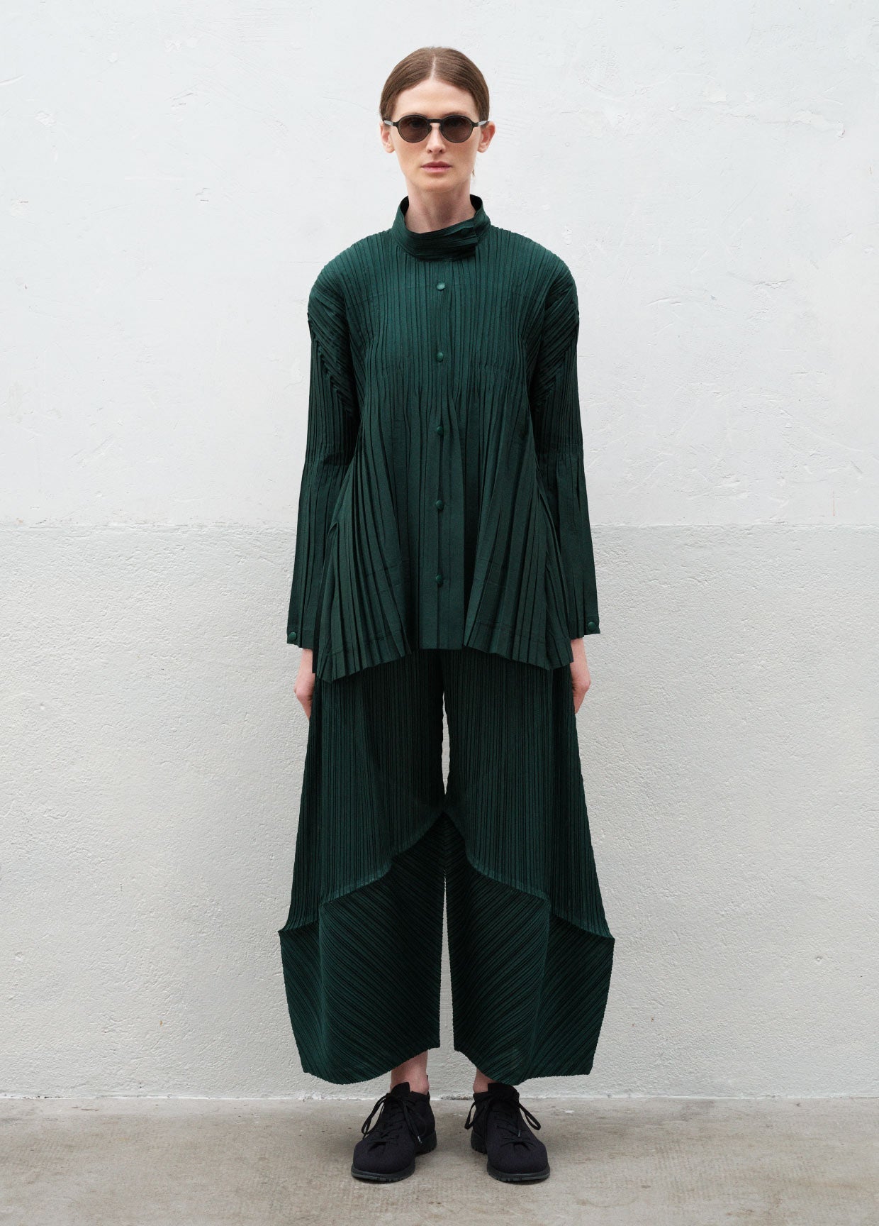 PLEATS PLEASE ISSEY MIYAKE LOOK 25 – ISSEY MIYAKE ONLINE STORE