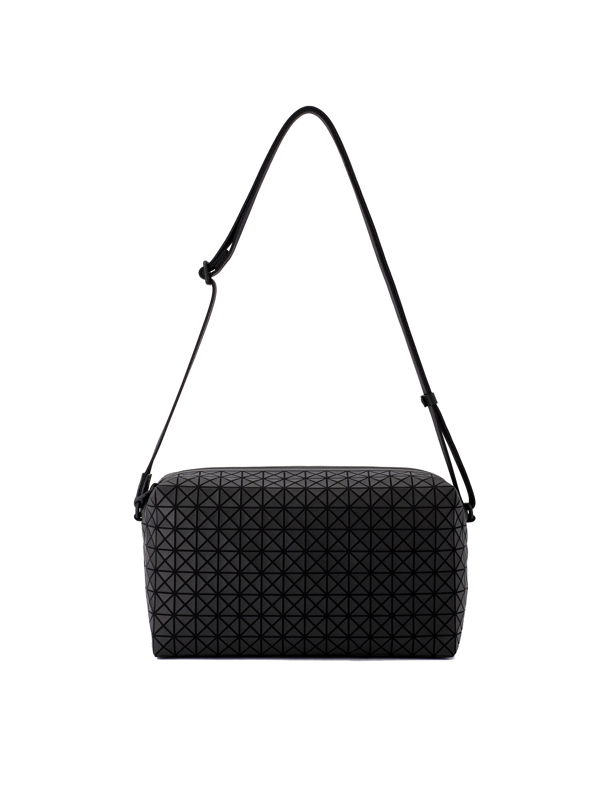 SADDLE BAG – ISSEY MIYAKE ONLINE STORE