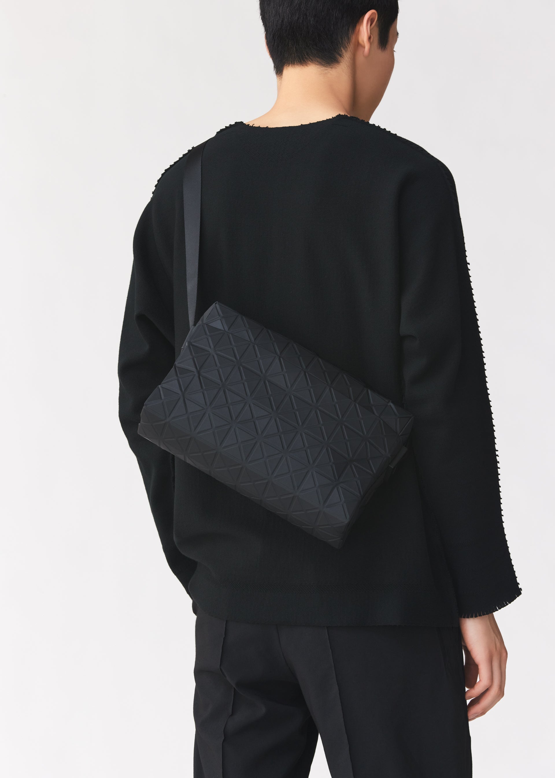 TRACK, Bags & Wallets_Shoulder Bag, Wearing Image 2
