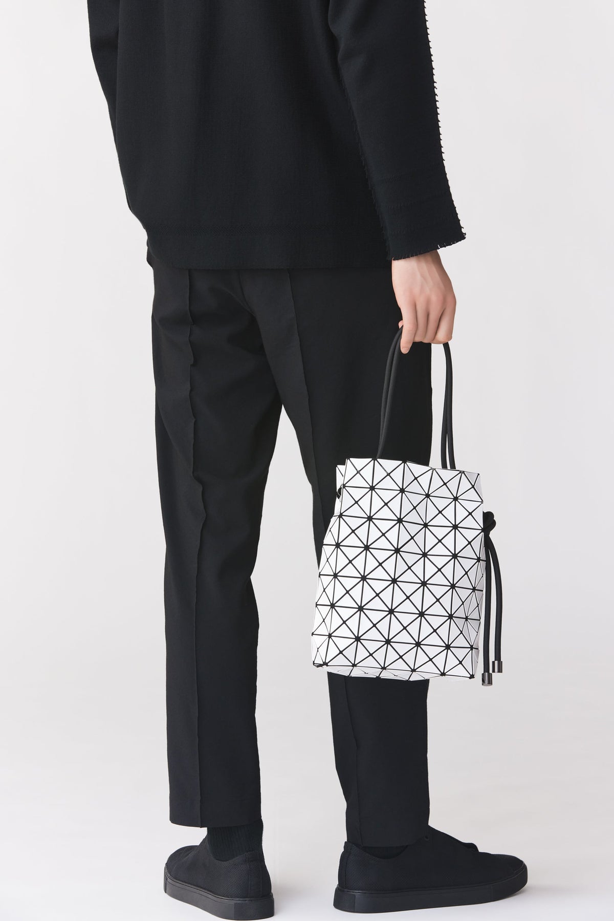 WRING SHOULDER BAG view 6 of 8