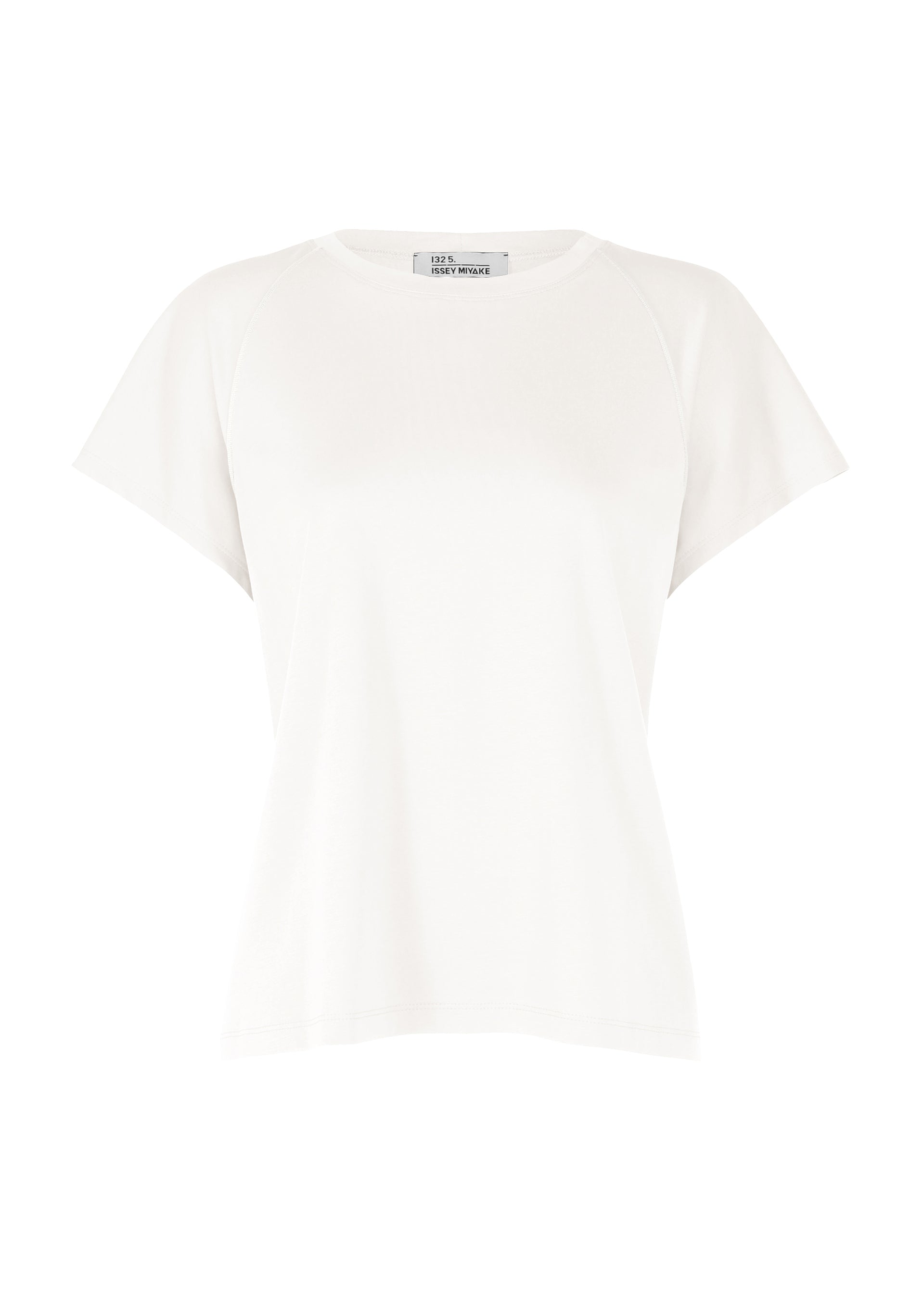 132 5. T-SHIRT – ISSEY MIYAKE ONLINE STORE