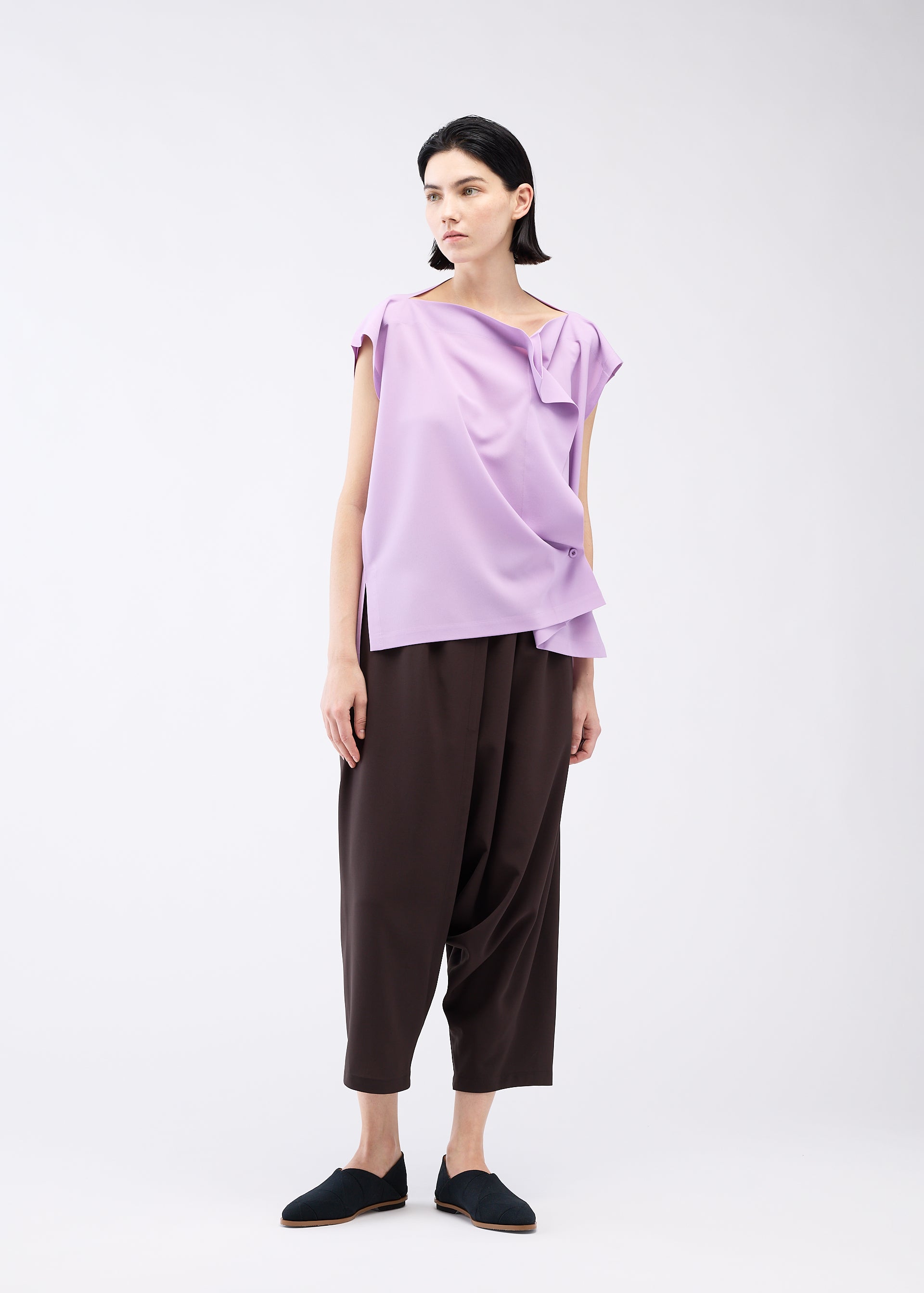 FLAT ONE TUCK T