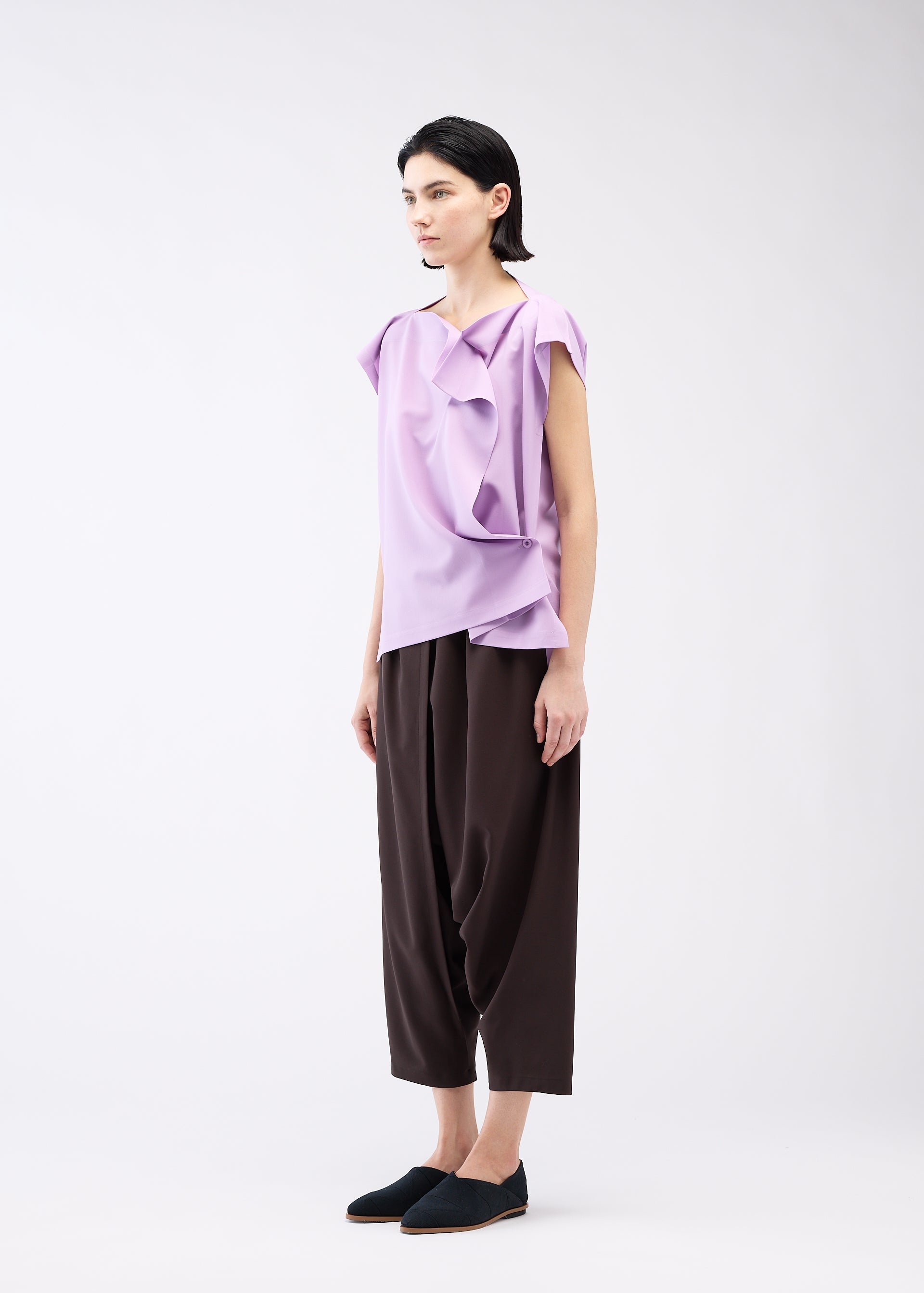 FLAT ONE TUCK T
