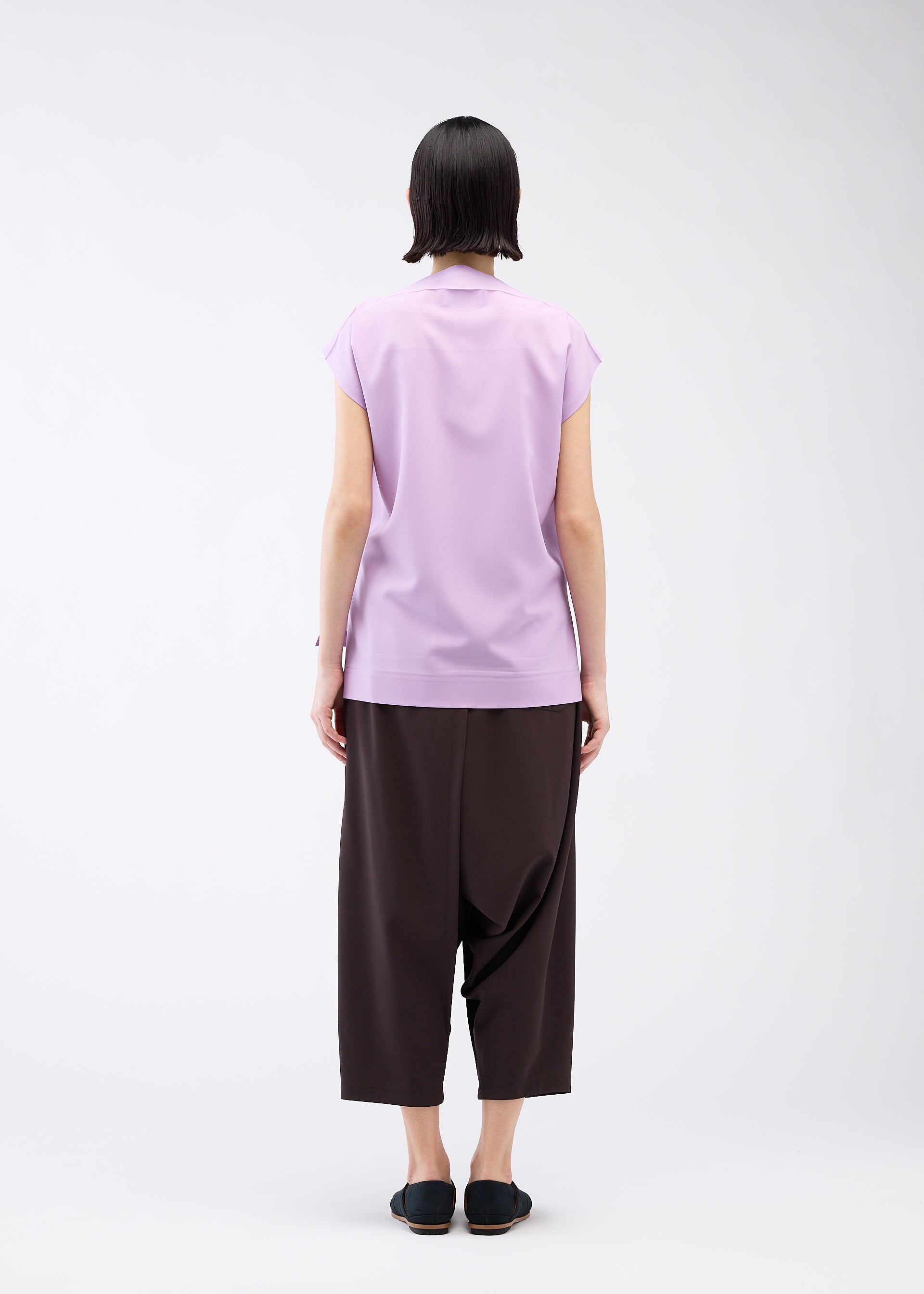 FLAT ONE TUCK T