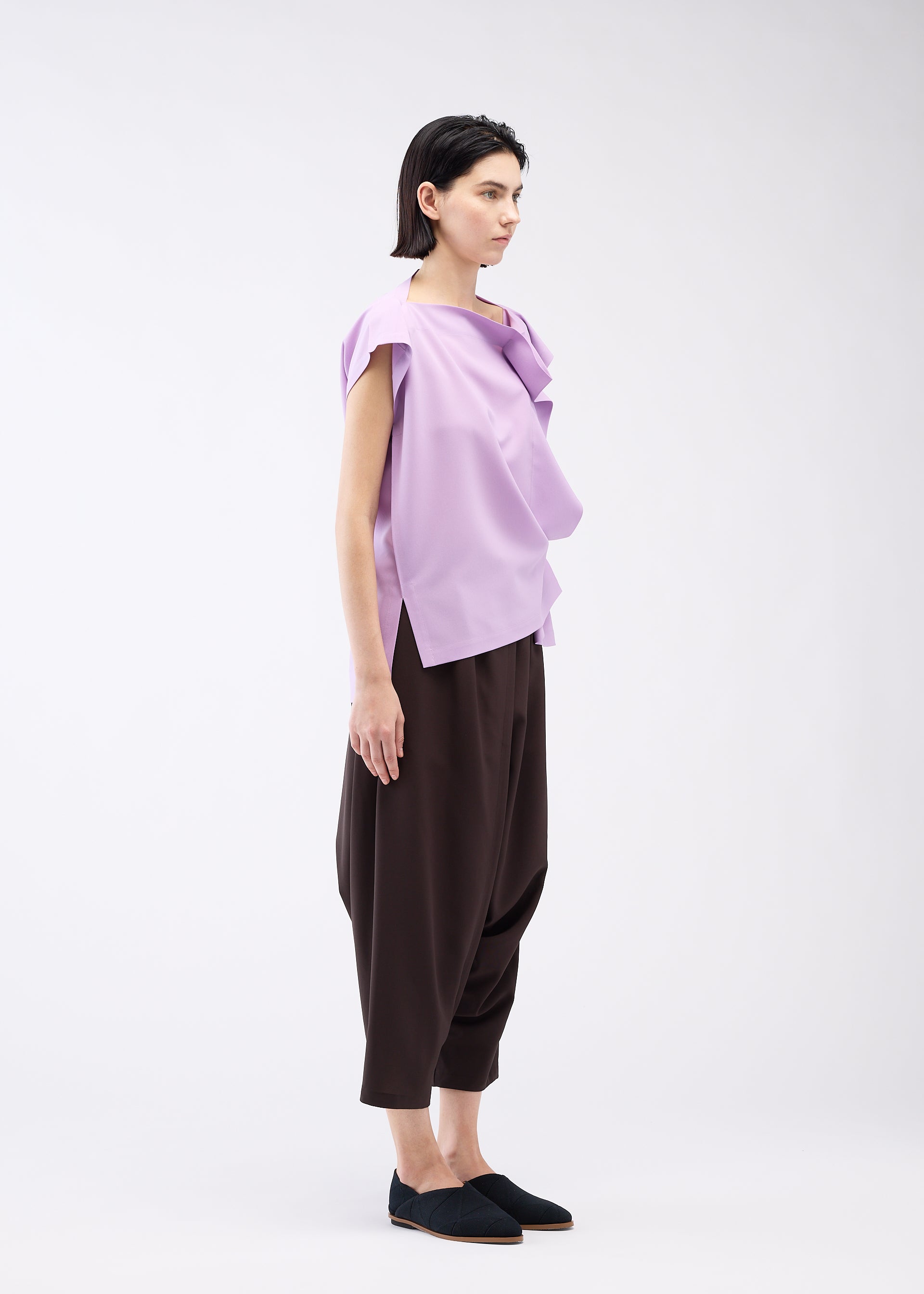 FLAT ONE TUCK T