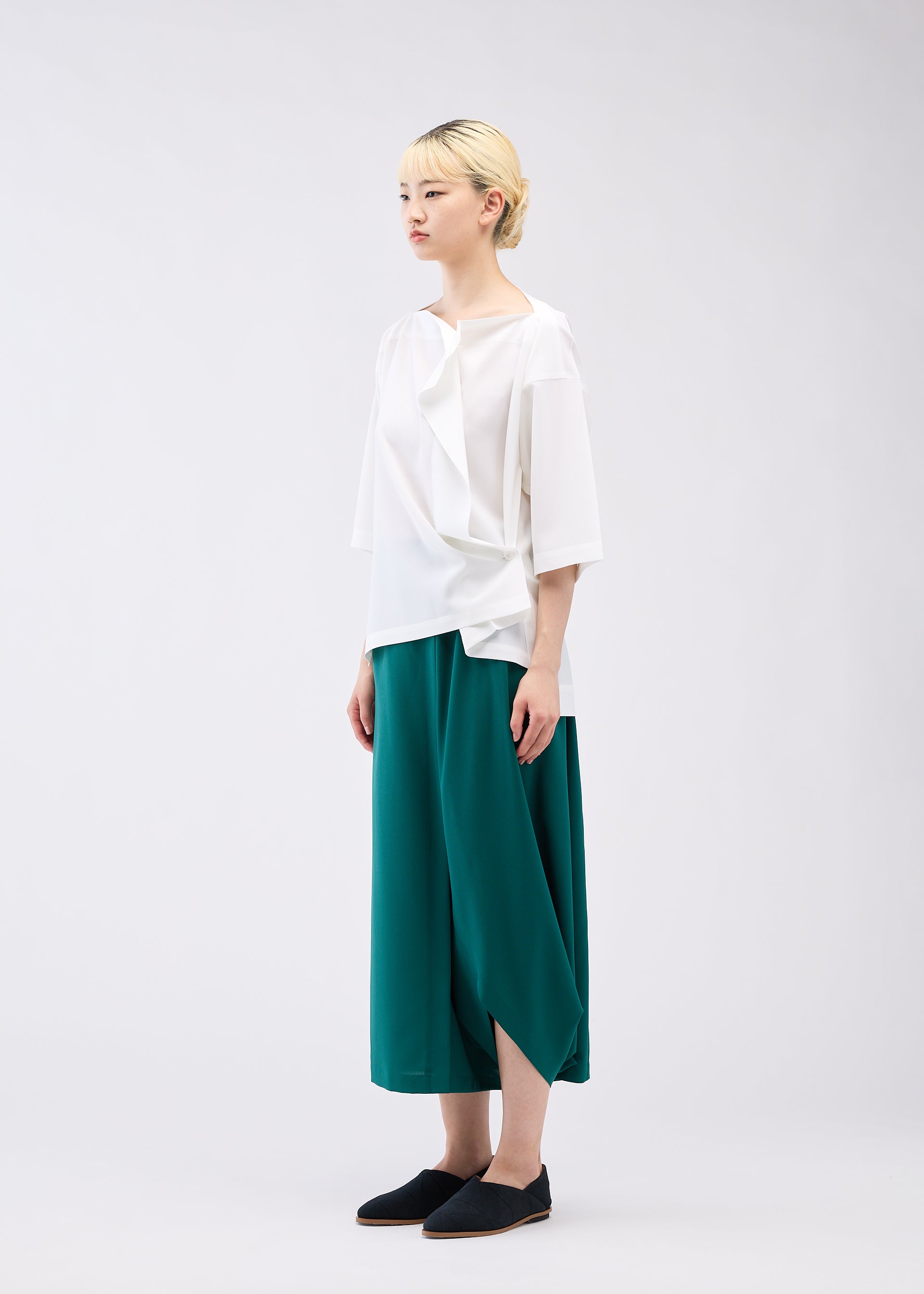 FLAT ONE TUCK T