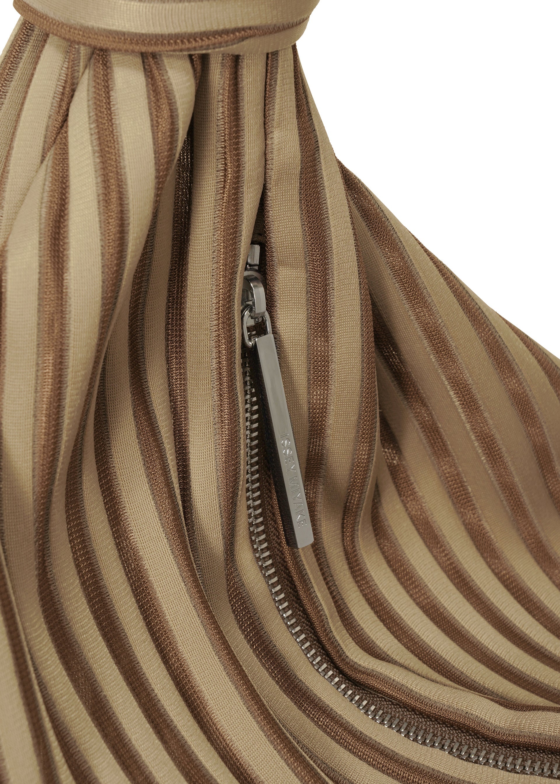 Zoomed view LINEAR KNIT BAG-56
