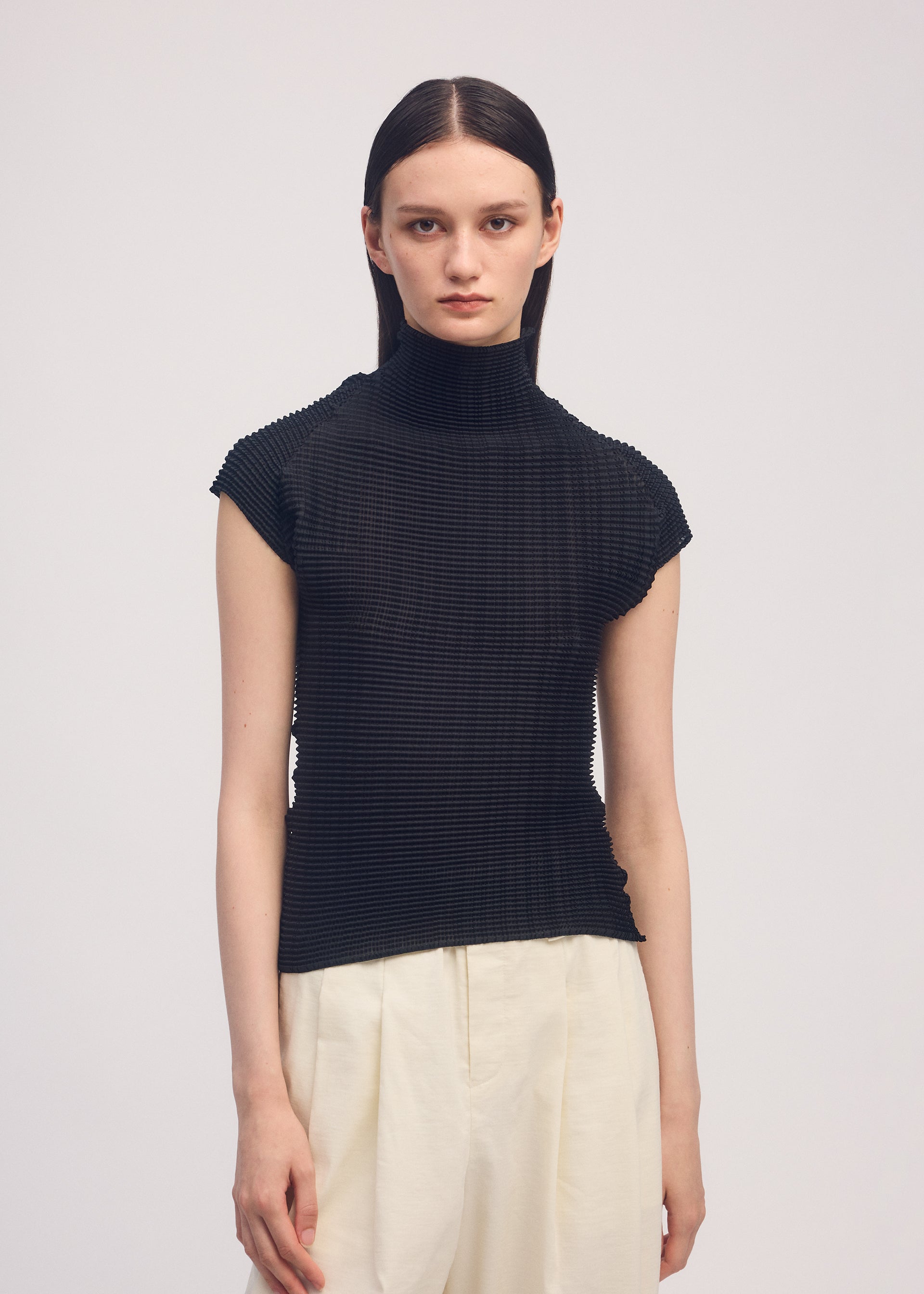 Zoomed view WOOLY PLEATS BK/WT-56