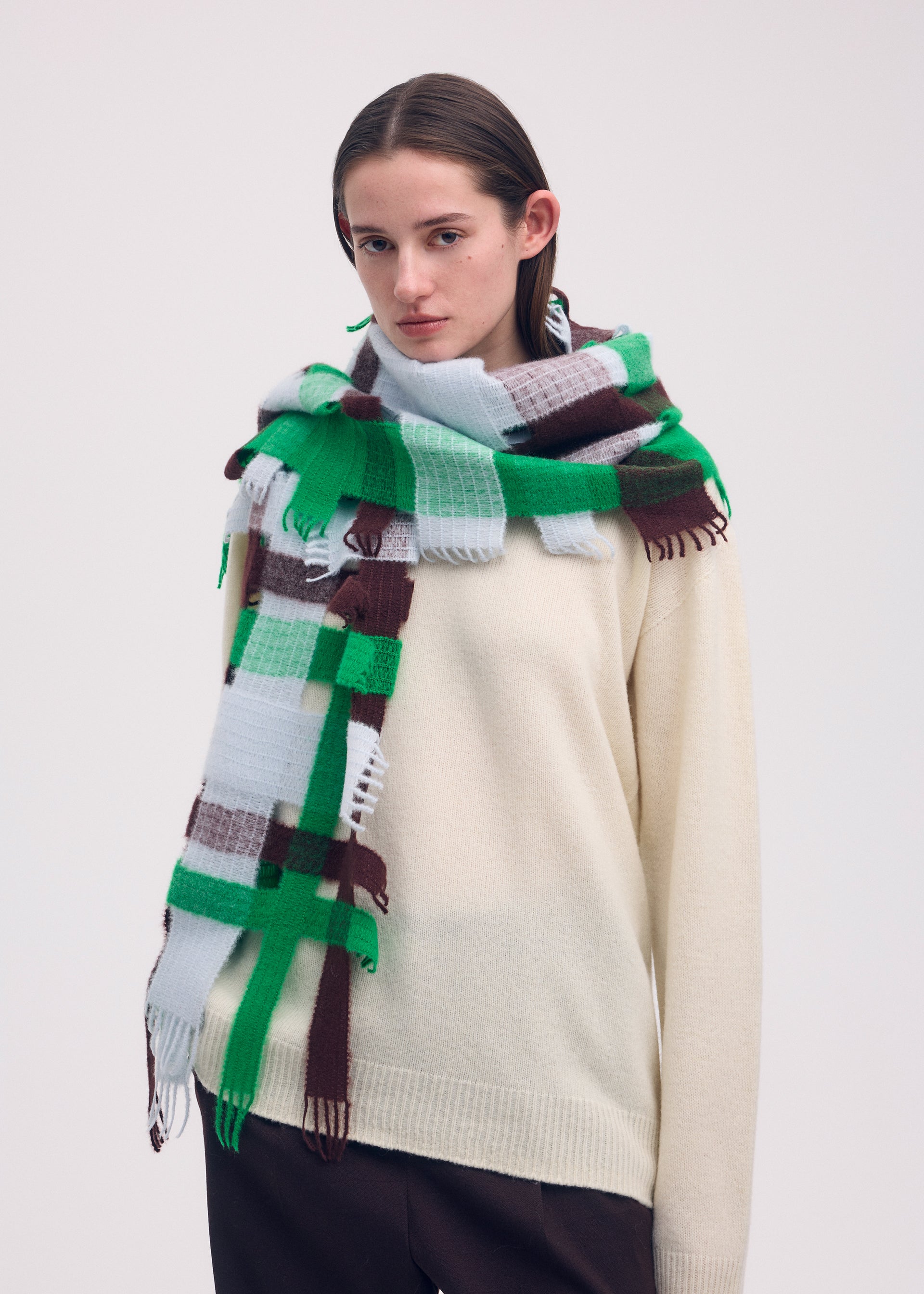 Zoomed view RASCHEL WEAVE STOLE