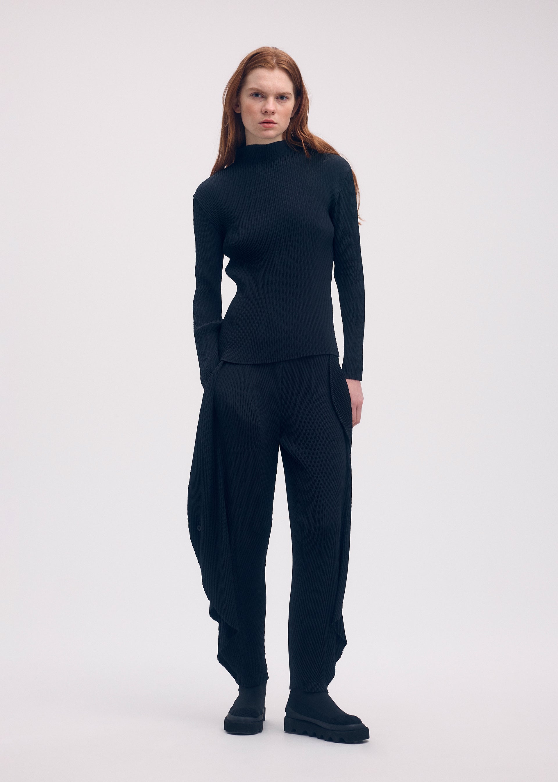 ORBICULAR PLEATS