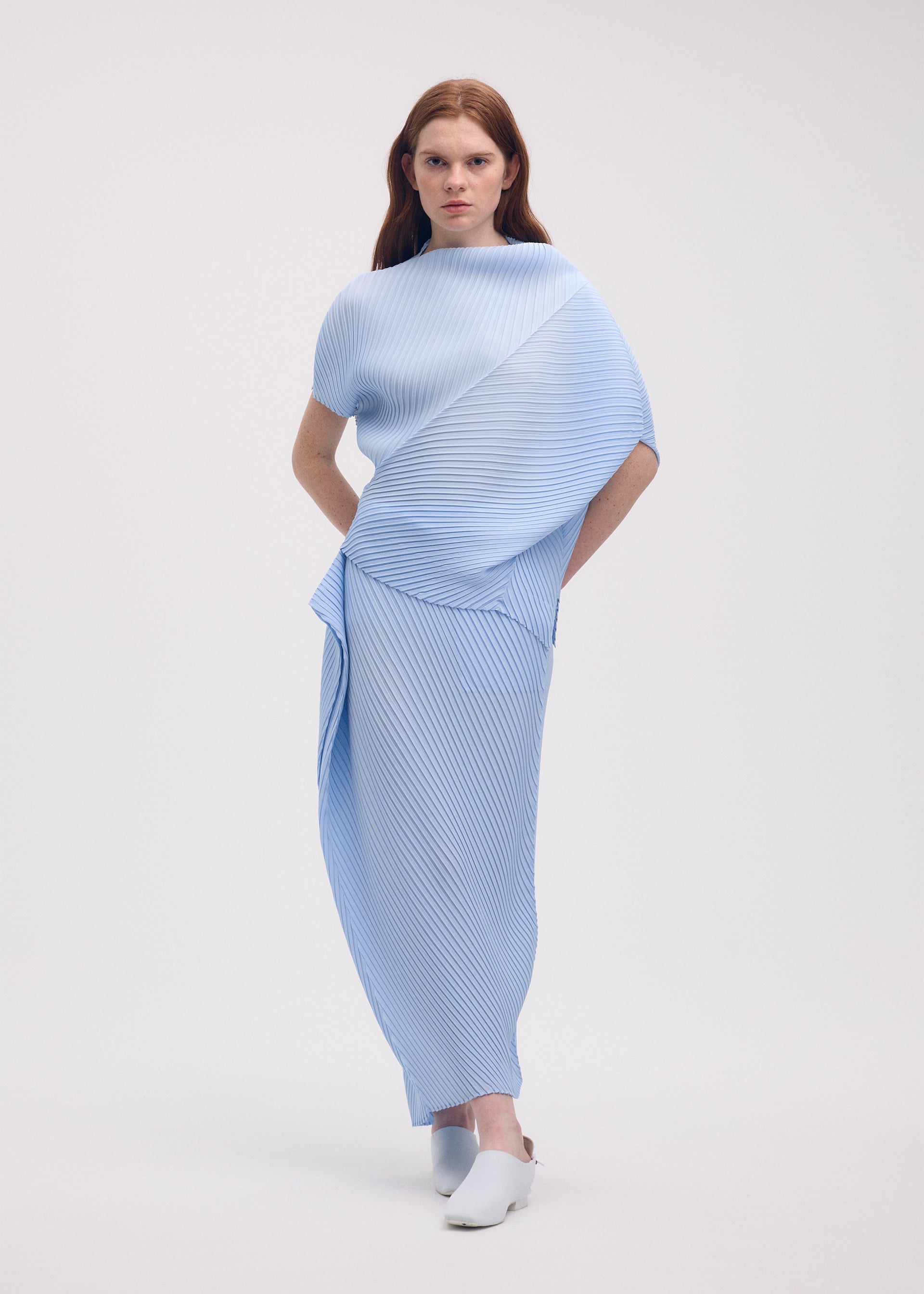 Zoomed view SOFT FOLD PLEATS
