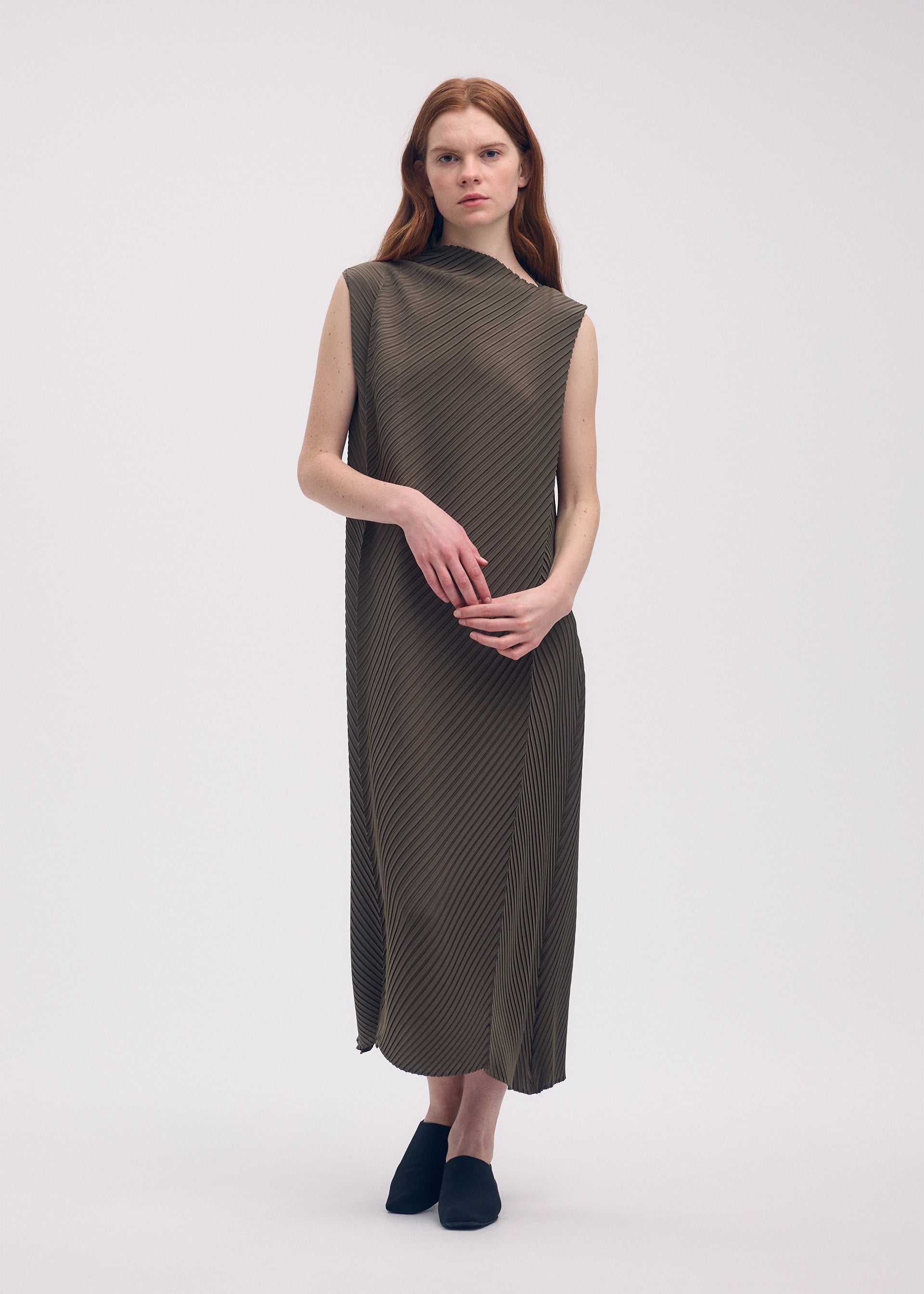 Zoomed view SOFT FOLD PLEATS