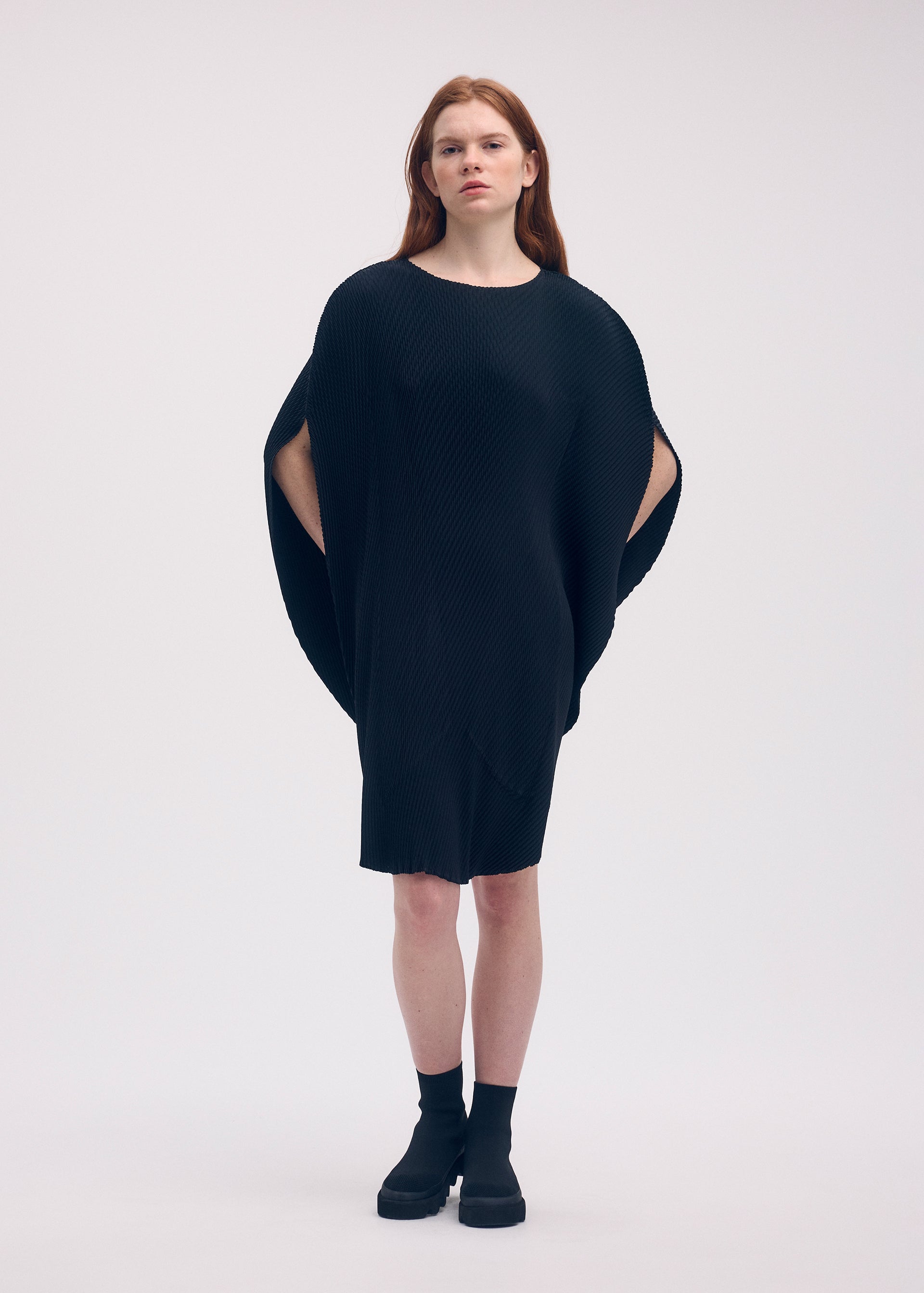 ORBICULAR PLEATS