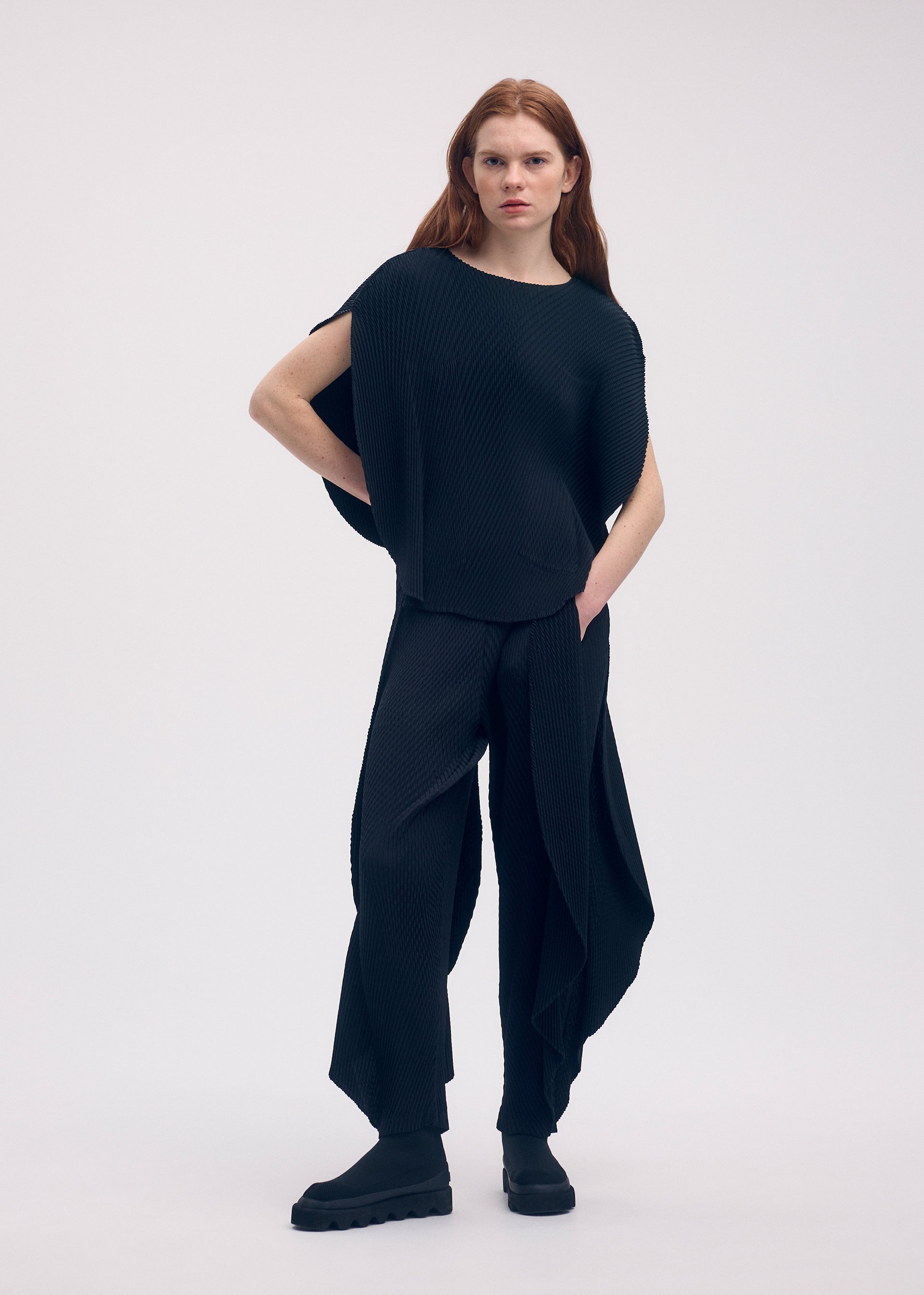 ORBICULAR PLEATS