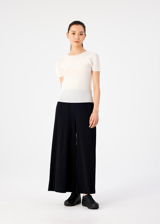 FINE KNIT PLEATS BLACK PANTS view 2