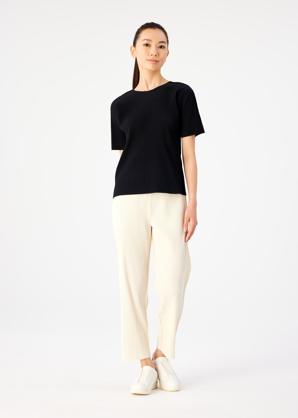 FINE KNIT PLEATS BLACK TOP view 5 of 5