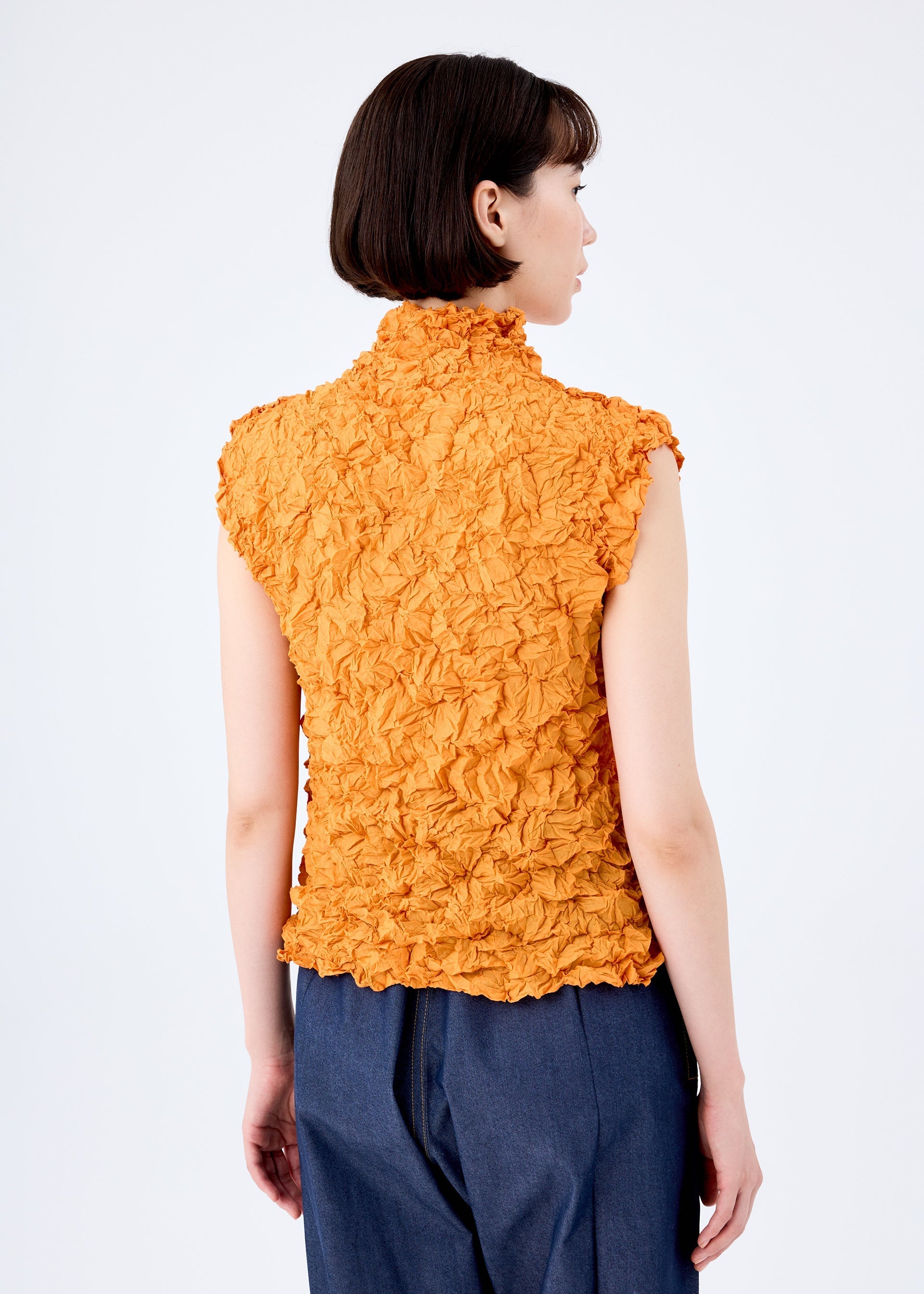 Zoomed view MERINGUE TOP