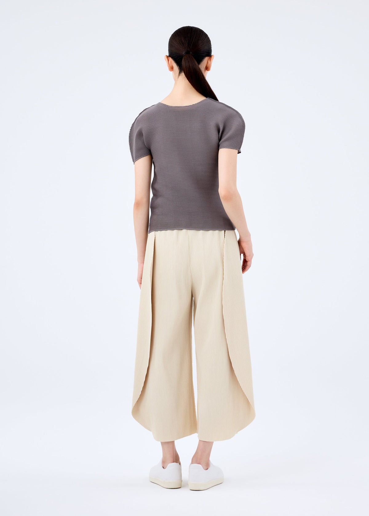DOT PLEATS view 7 of 8