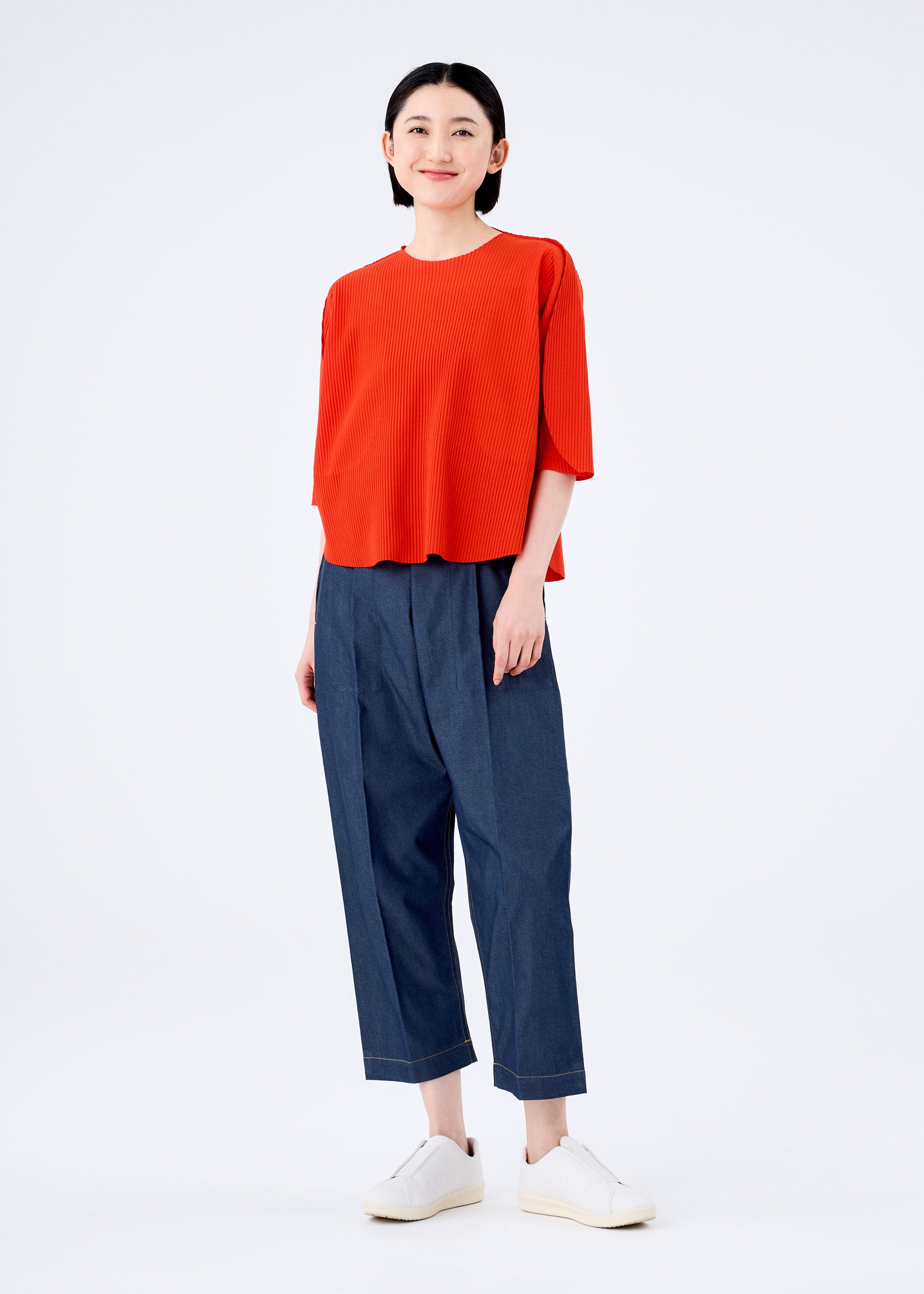 Zoomed view DOT PLEATS