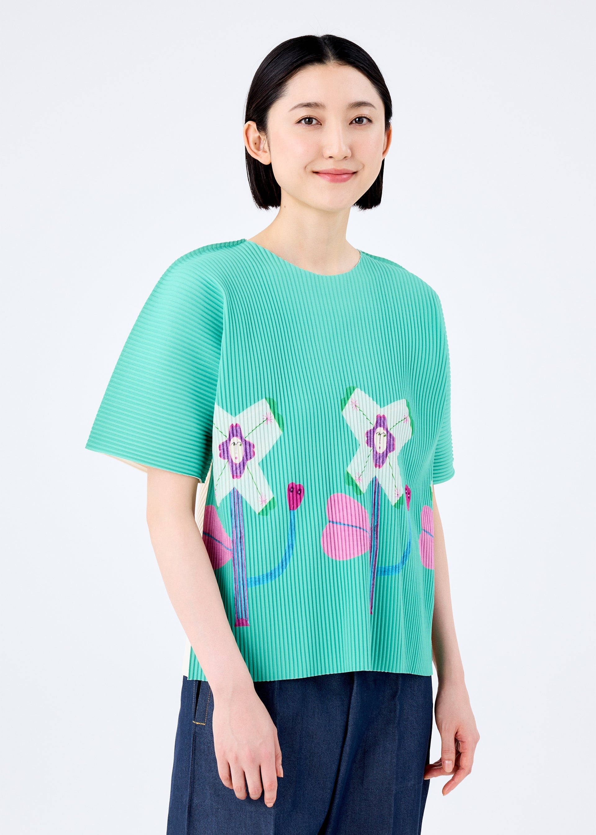Zoomed view OHANA FINE KNIT PLEATS T