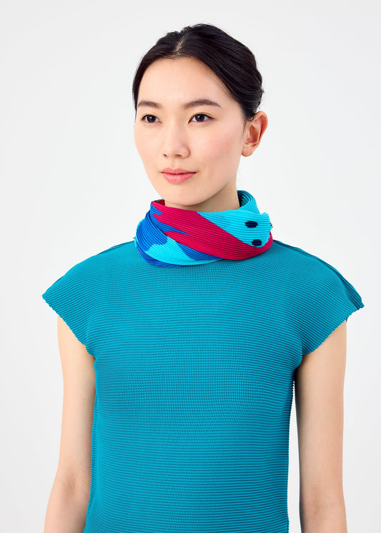 GROW PLEATS STOLE